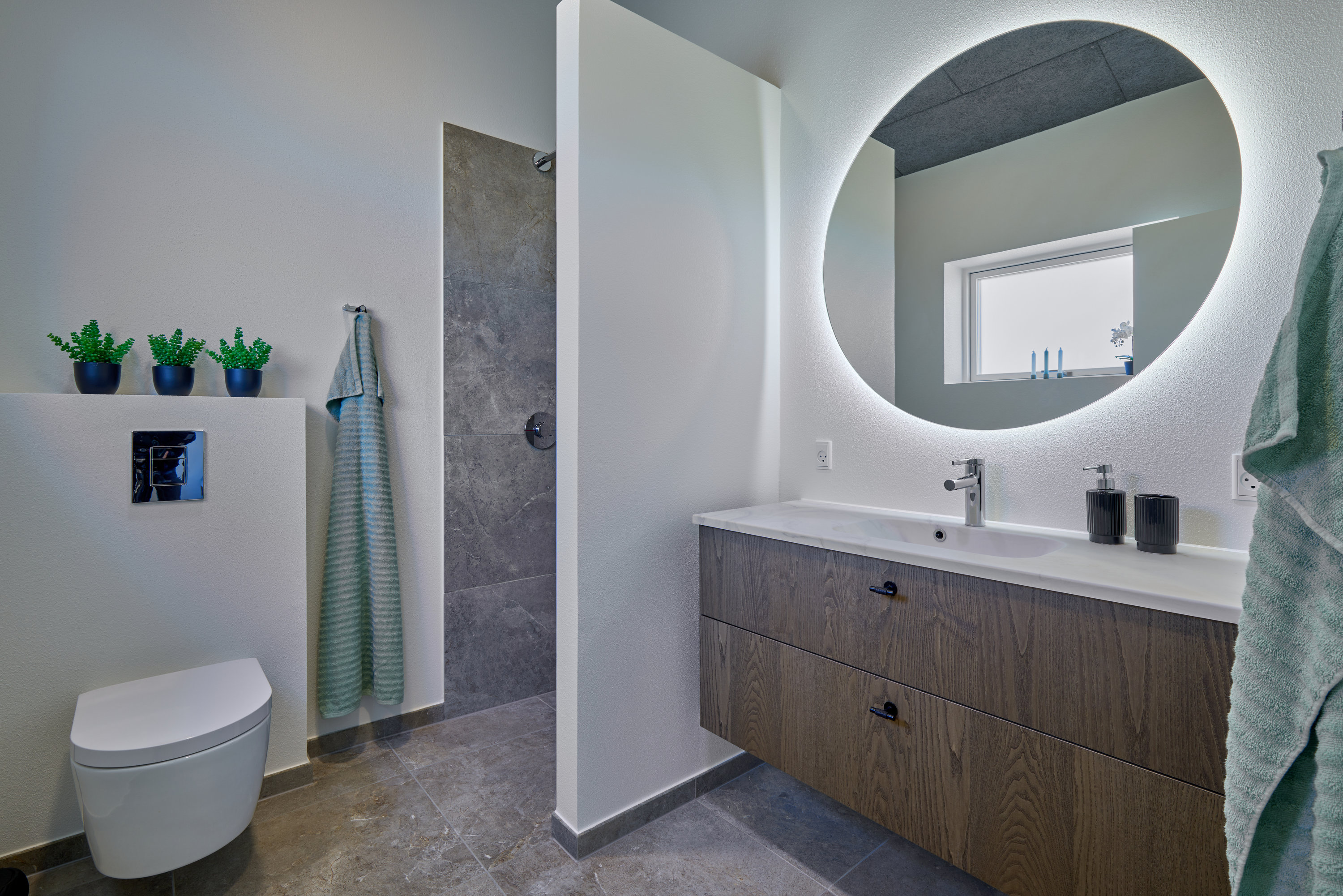 Fremhævet  billede i fuldskærmstilstand. Billede af Østerlindparken 85, Lind, 7400 Herning