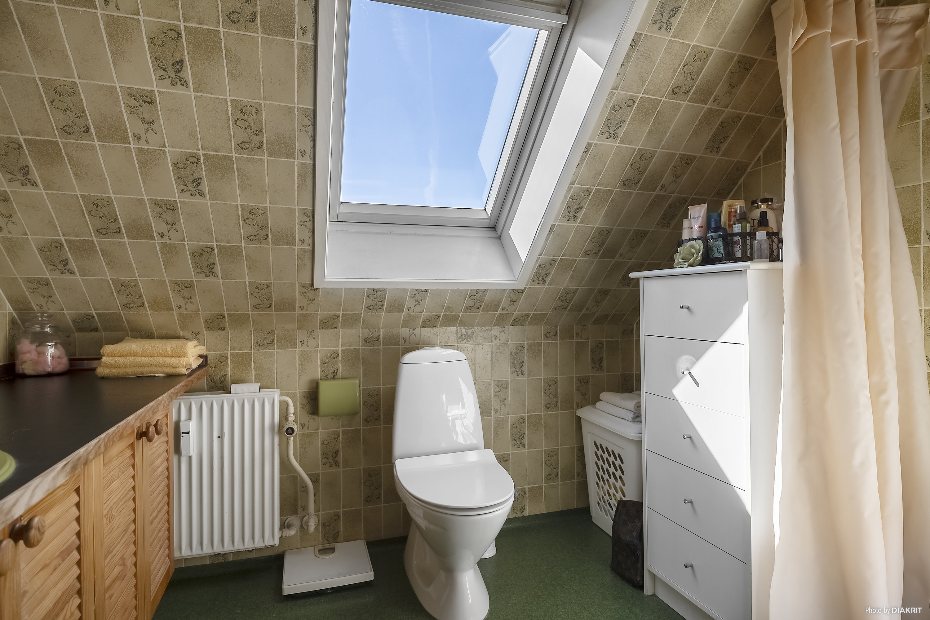 Fremhævet toilet billede i fuldskærmstilstand. Billede af Nørregade 25, 2., 8300 Odder