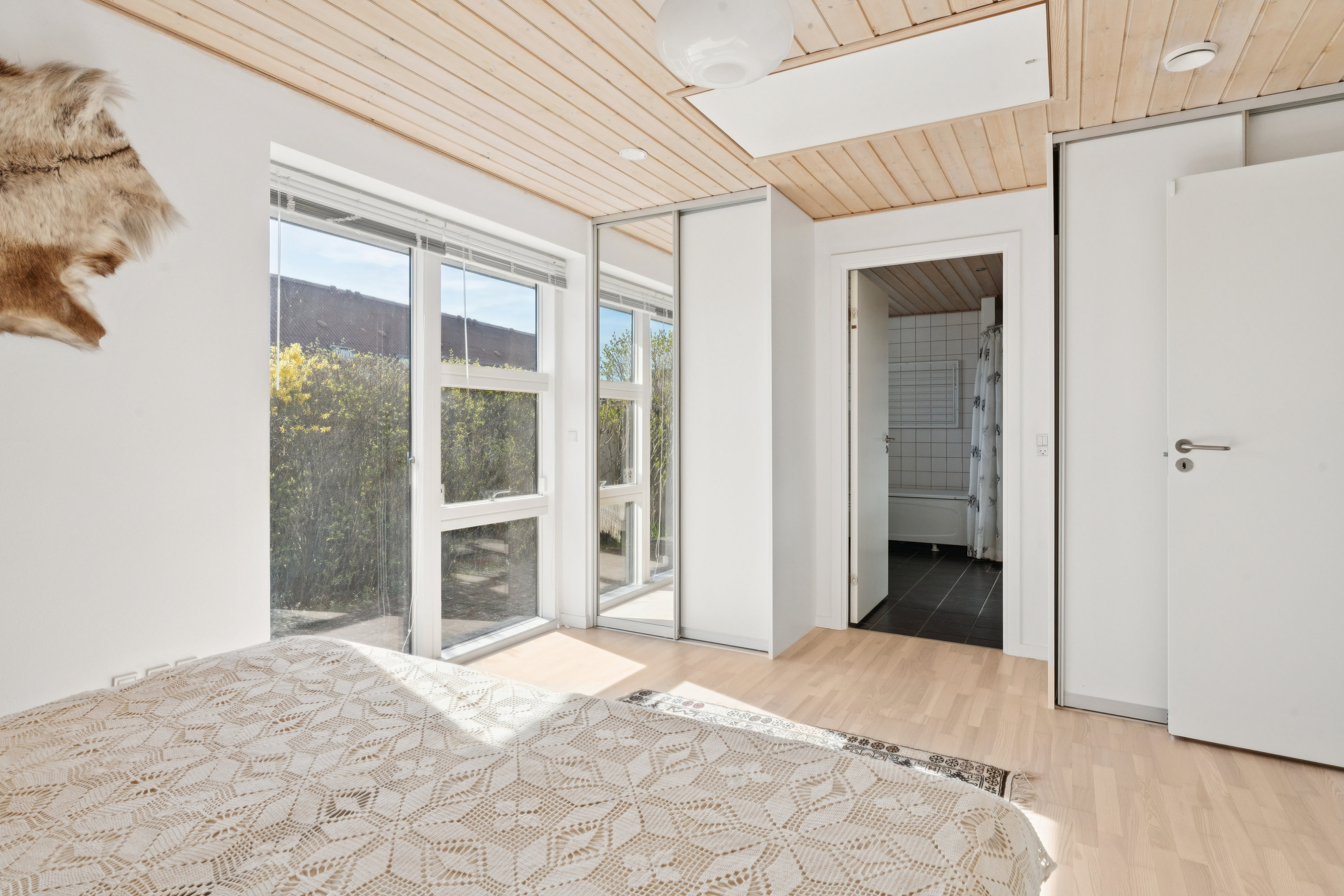 Fremhævet soveværelse billede i fuldskærmstilstand. Billede af Hjordalsvej 1, 9530 Støvring