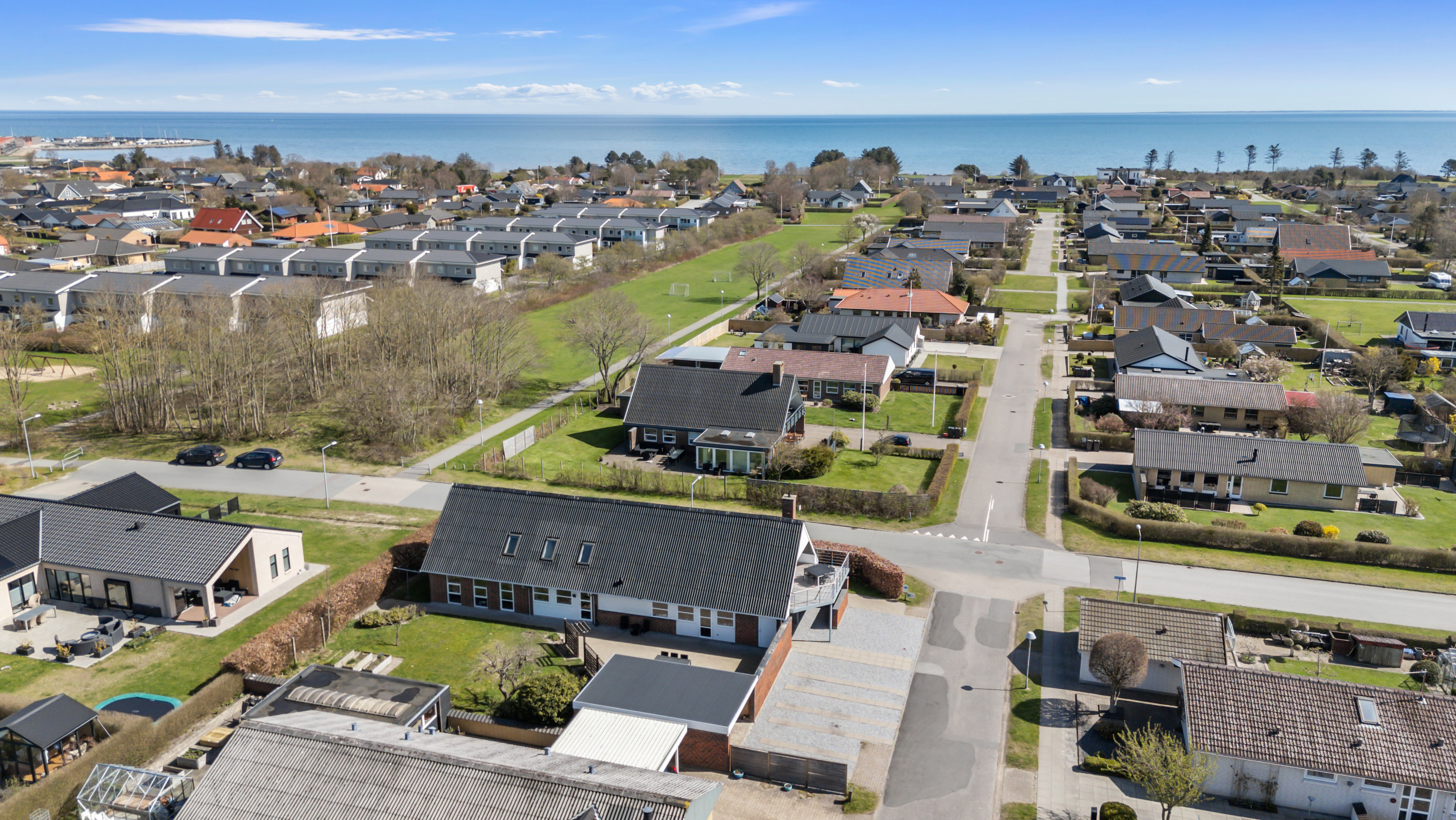 Fremhævet luftfoto billede i fuldskærmstilstand. Billede af Hjulmagervej 59, 9300 Sæby