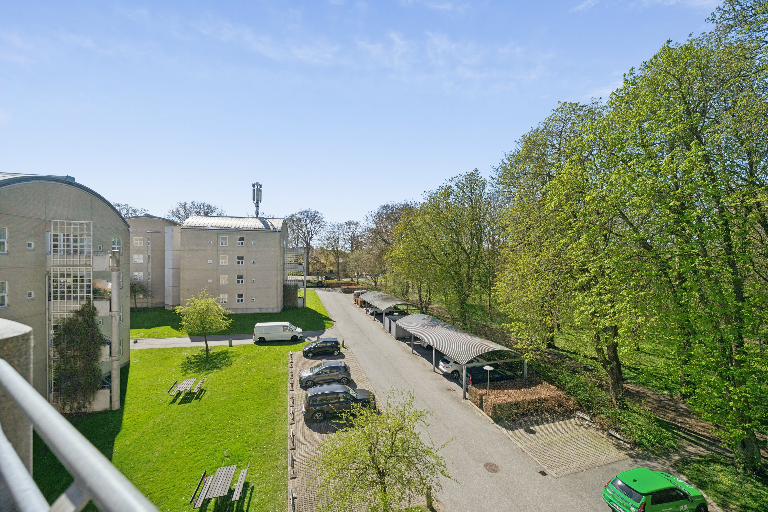 Fremhævet have billede i fuldskærmstilstand. Billede af Heslegårdsvej 8, 3. 1., 2900 Hellerup