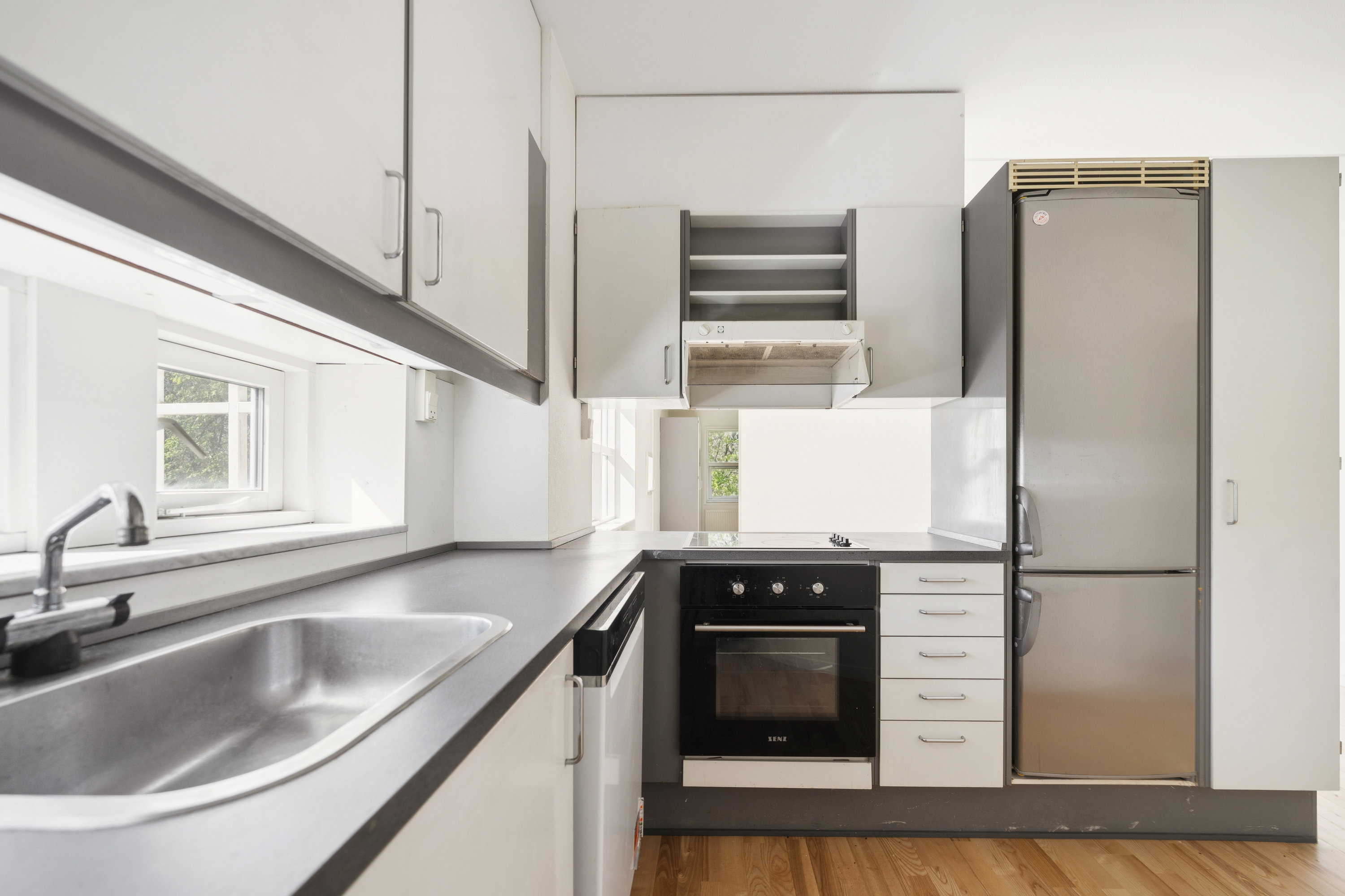 Fremhævet køkken billede i fuldskærmstilstand. Billede af Heslegårdsvej 8, 3. 1., 2900 Hellerup