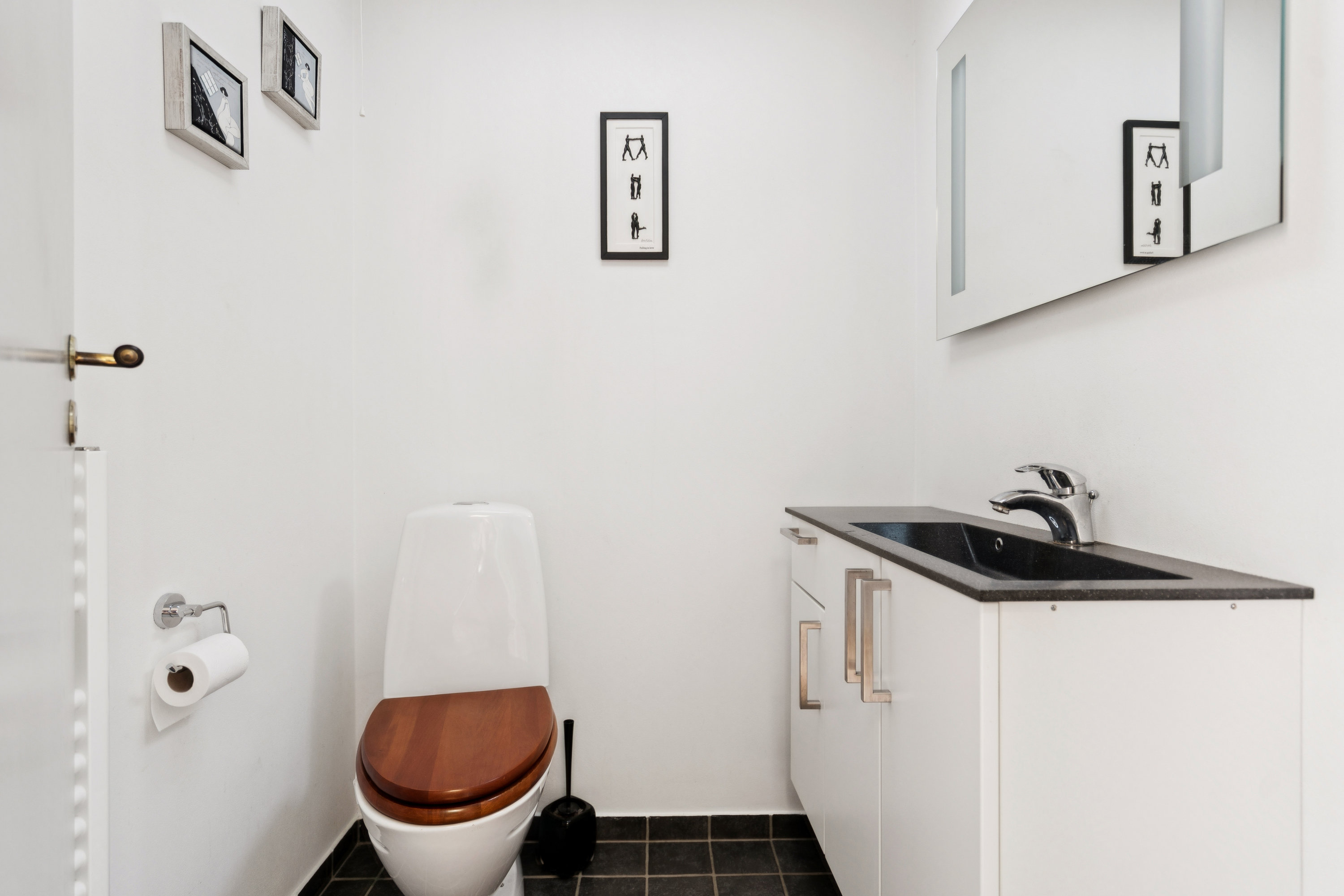 Fremhævet badeværelse billede i fuldskærmstilstand. Billede af Agerledet 30, 9850 Hirtshals