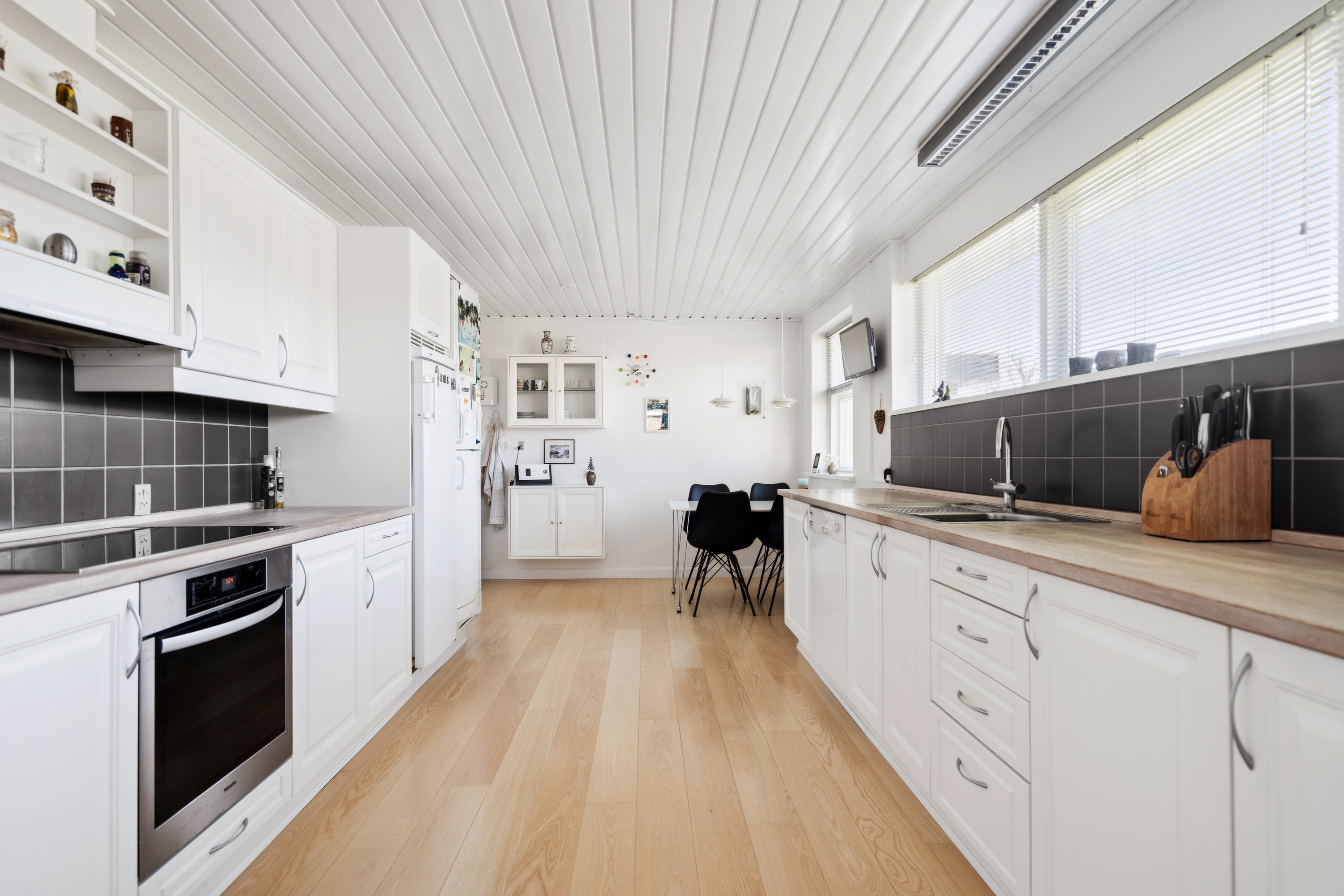 Fremhævet køkken billede i fuldskærmstilstand. Billede af Agerledet 30, 9850 Hirtshals