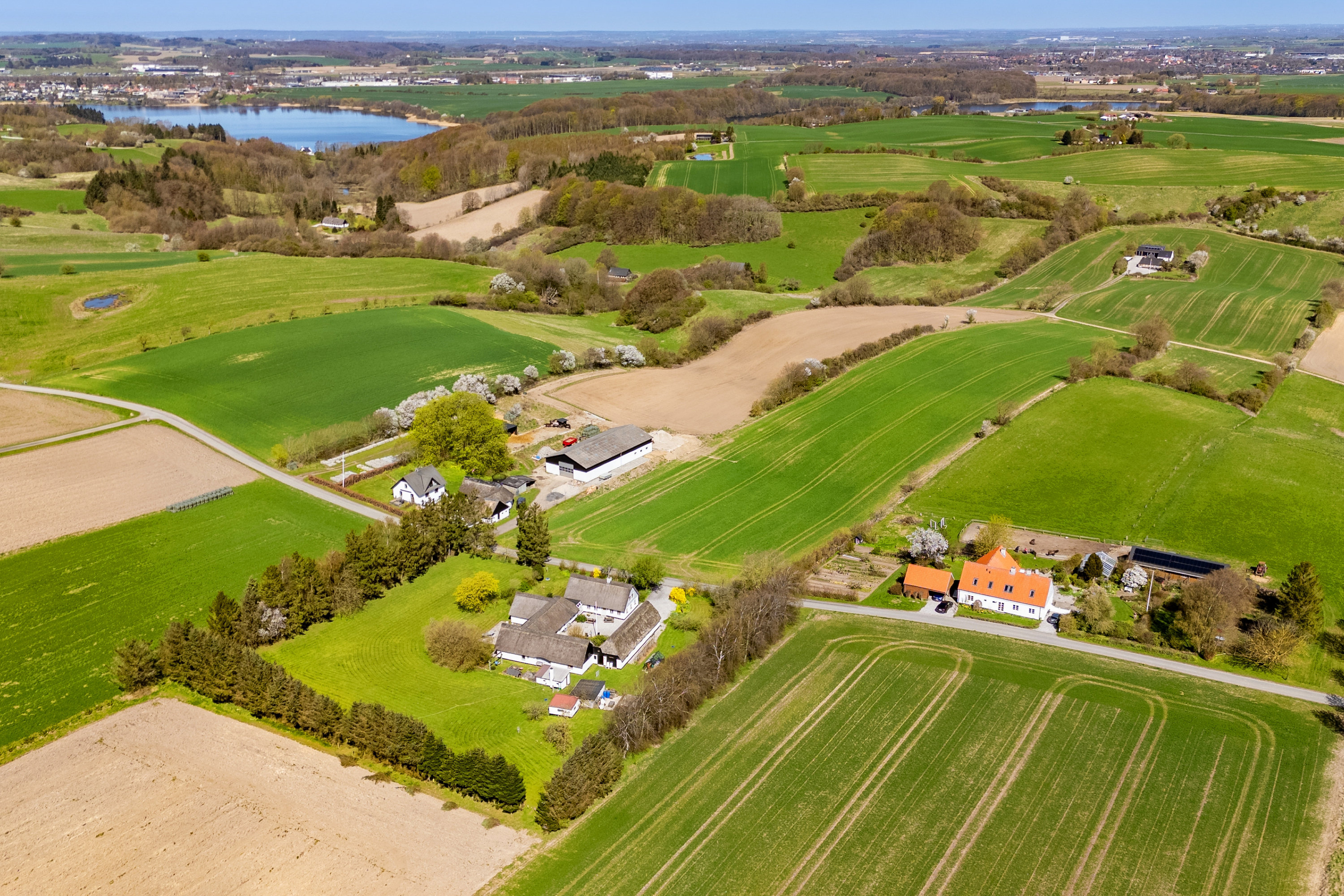 Fremhævet luftfoto billede i fuldskærmstilstand. Billede af Vitvedhedevej 18, Vitved, 8660 Skanderborg