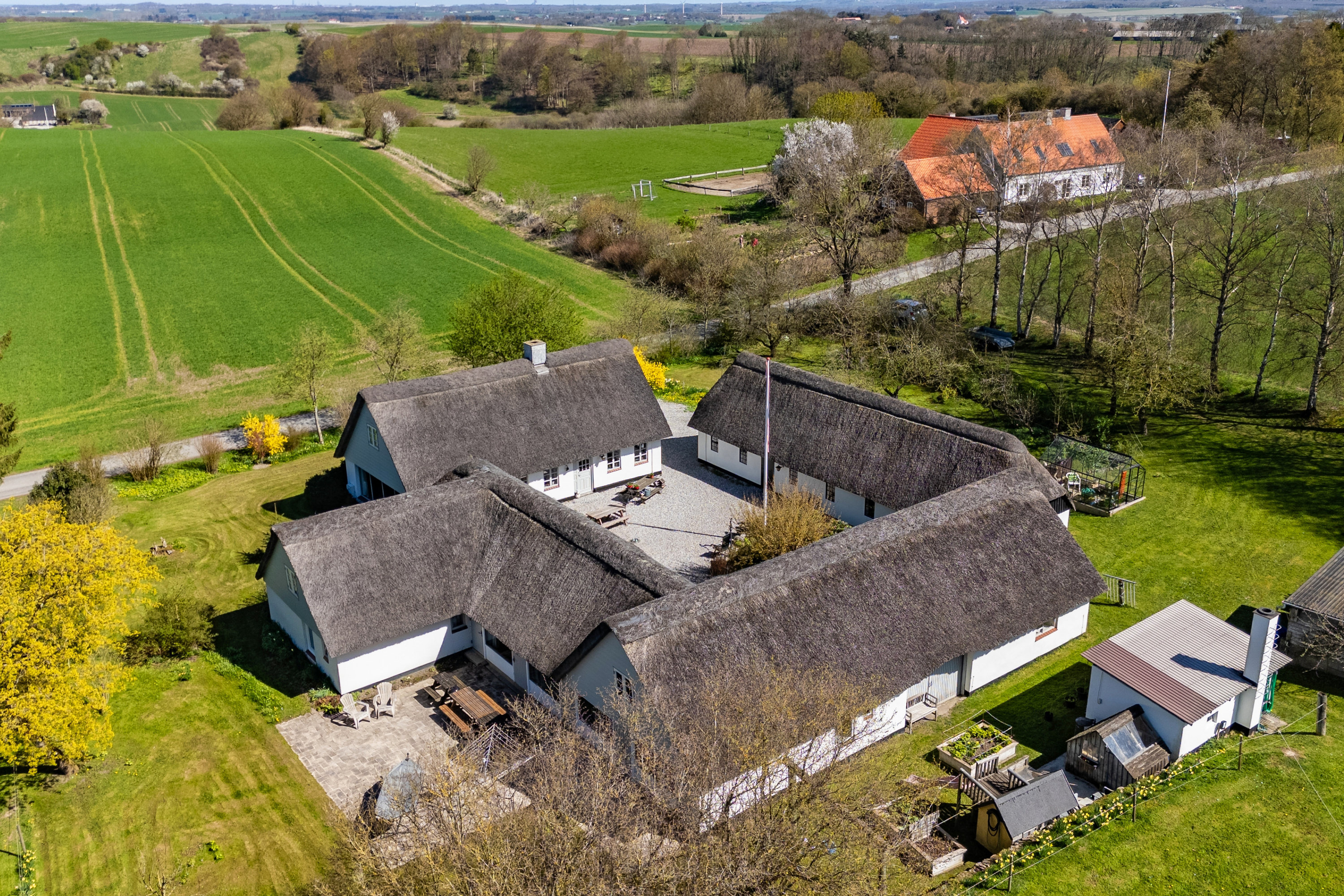 Fremhævet luftfoto billede i fuldskærmstilstand. Billede af Vitvedhedevej 18, Vitved, 8660 Skanderborg
