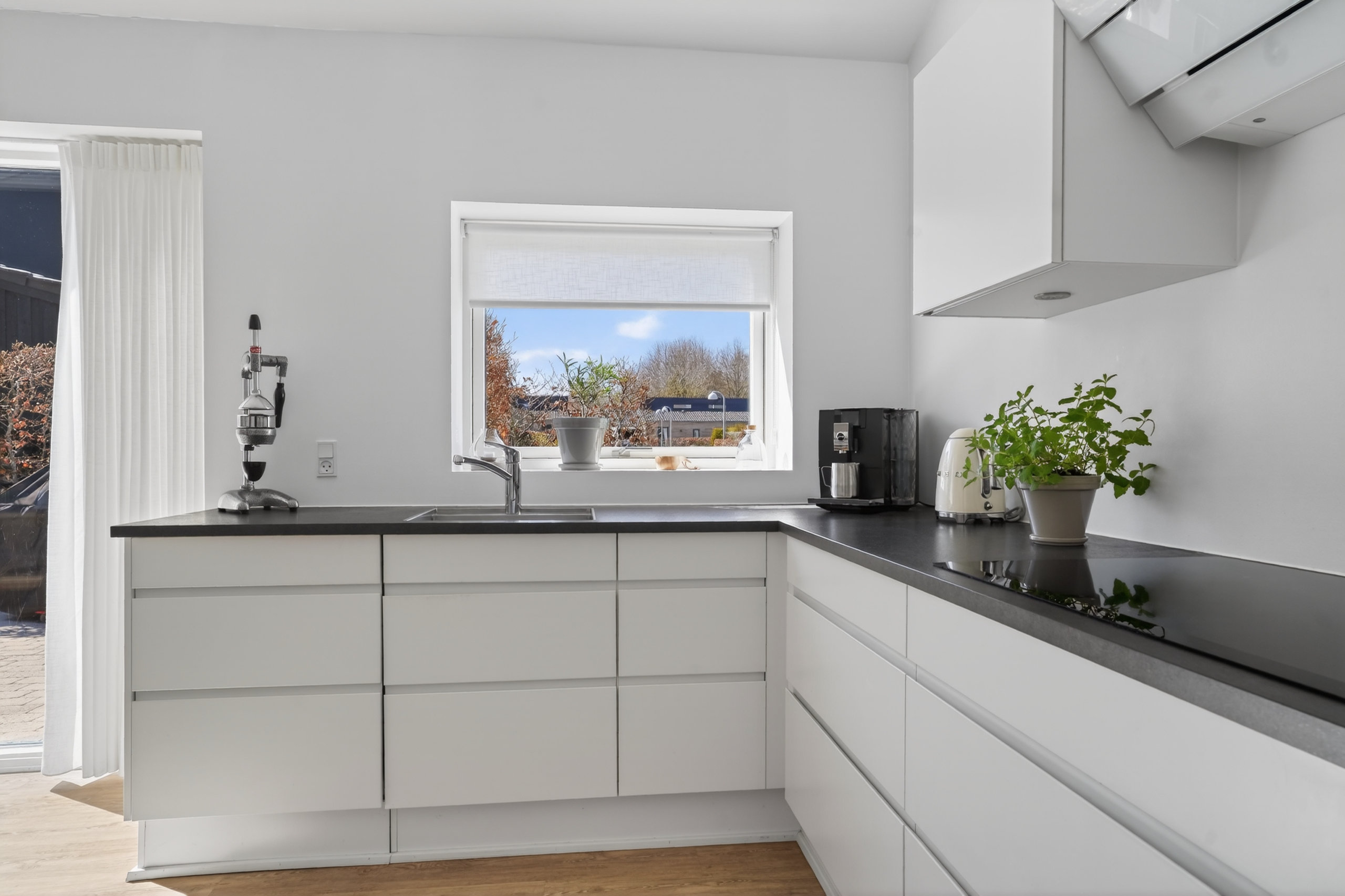 Fremhævet køkken billede i fuldskærmstilstand. Billede af Stengårdsalle 11, Nødebo, 3480 Fredensborg