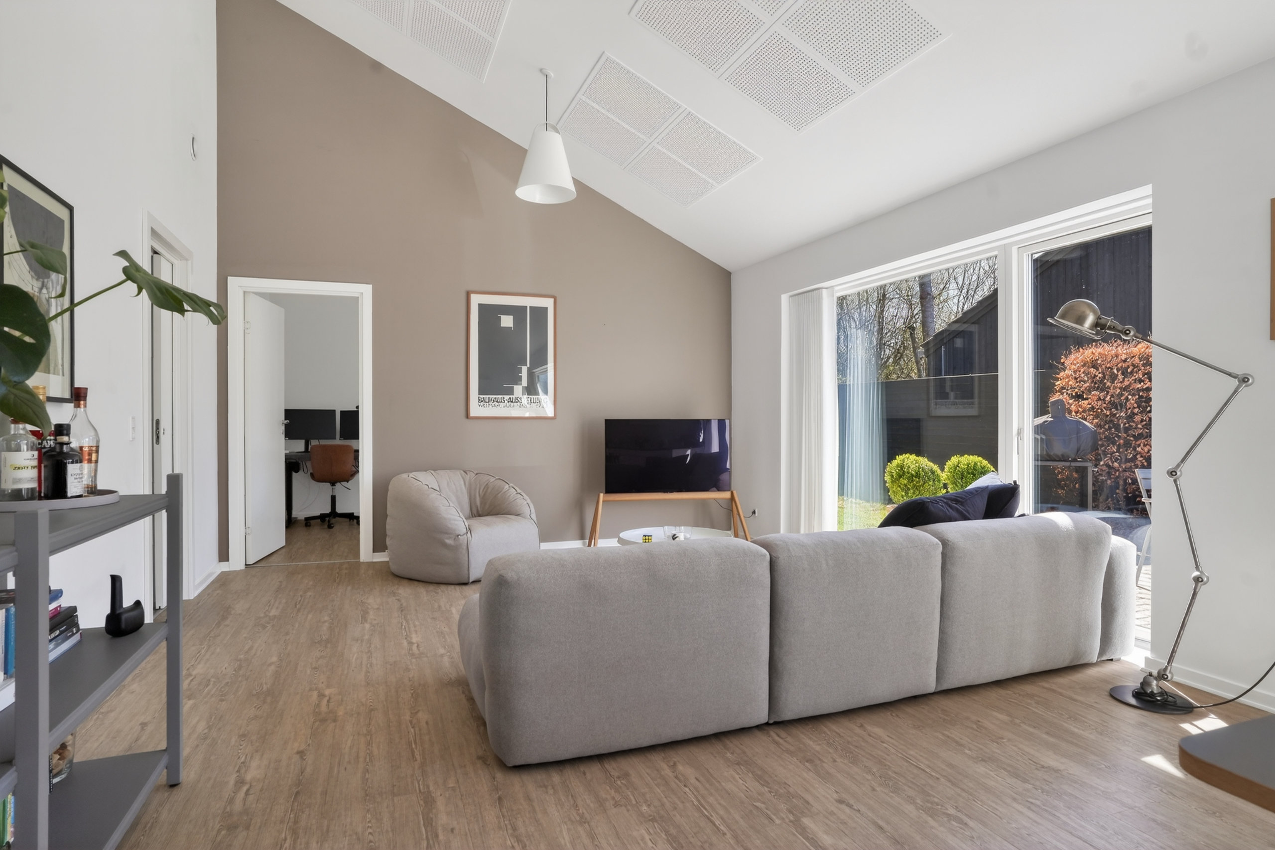 Fremhævet stue billede i fuldskærmstilstand. Billede af Stengårdsalle 11, Nødebo, 3480 Fredensborg