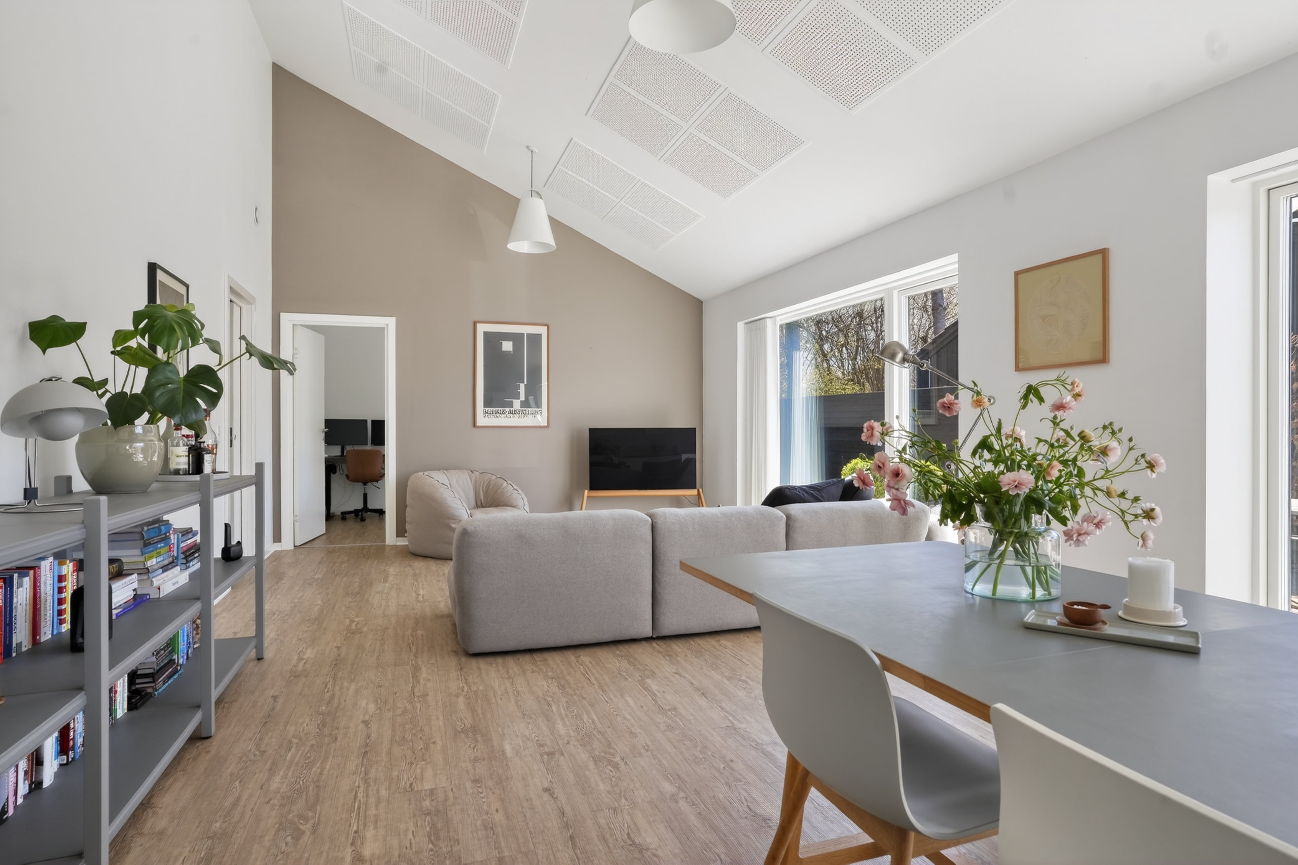 Fremhævet stue billede i fuldskærmstilstand. Billede af Stengårdsalle 11, Nødebo, 3480 Fredensborg