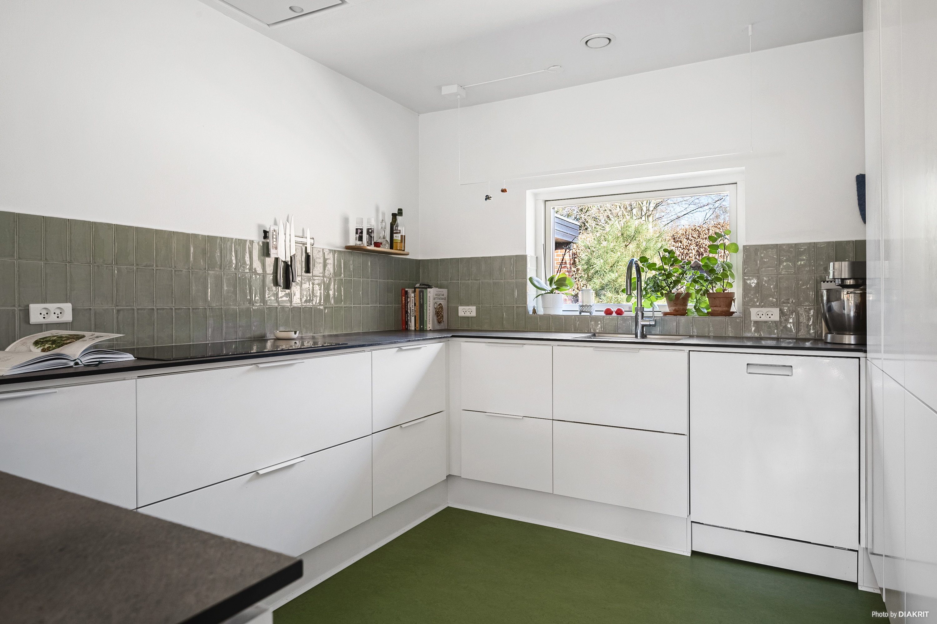 Fremhævet køkken billede i fuldskærmstilstand. Billede af Villavej 21, Hou, 8300 Odder