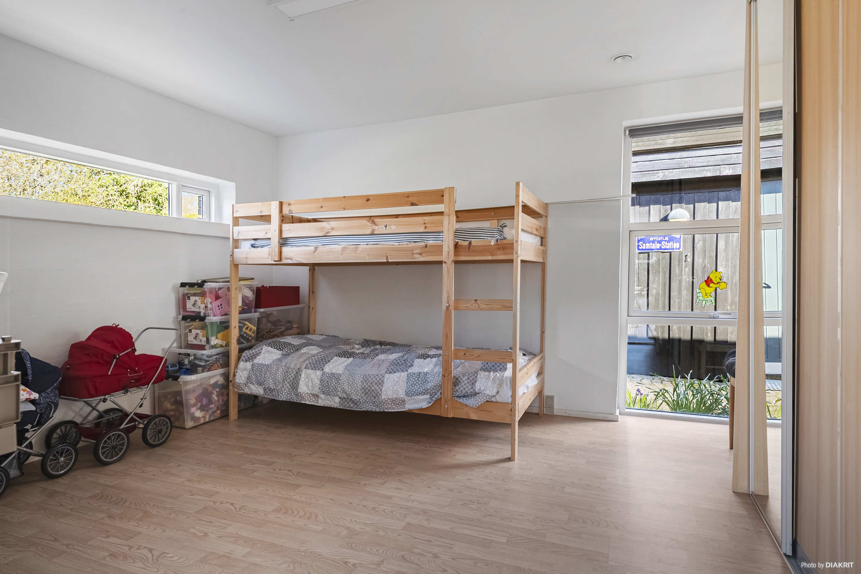 Fremhævet soveværelse billede i fuldskærmstilstand. Billede af Villavej 21, Hou, 8300 Odder