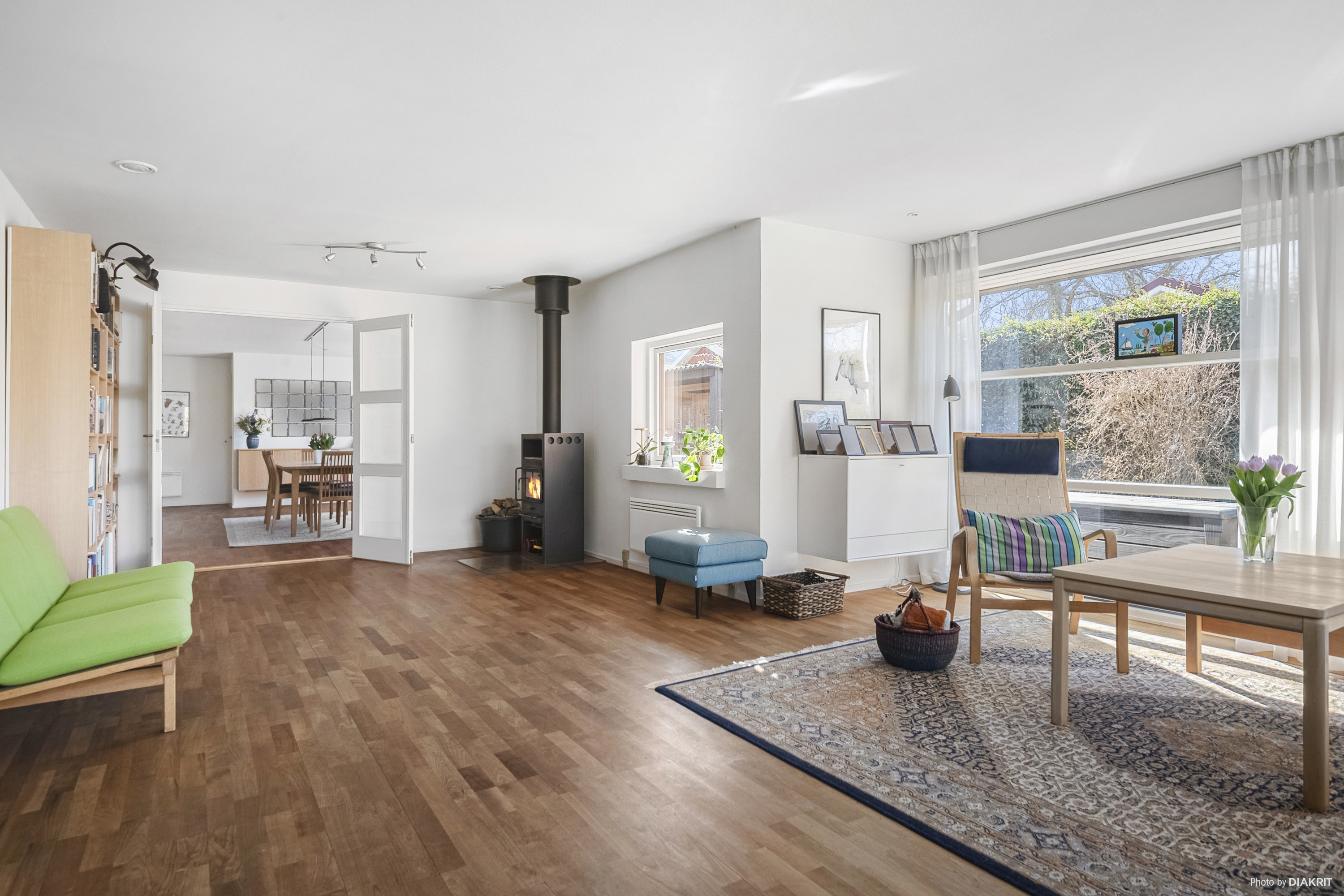 Fremhævet stue billede i fuldskærmstilstand. Billede af Villavej 21, Hou, 8300 Odder