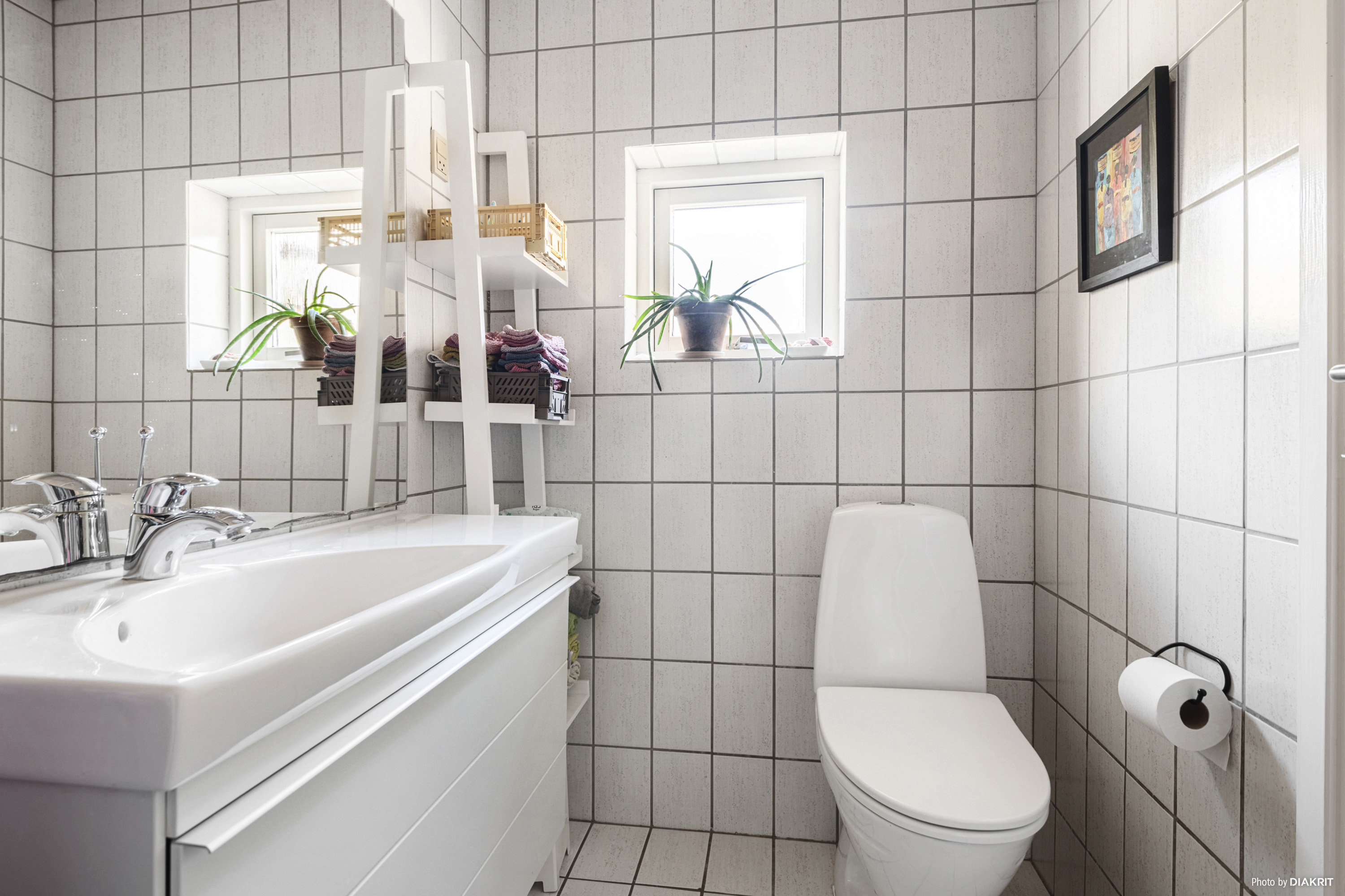 Fremhævet toilet billede i fuldskærmstilstand. Billede af Villavej 21, Hou, 8300 Odder