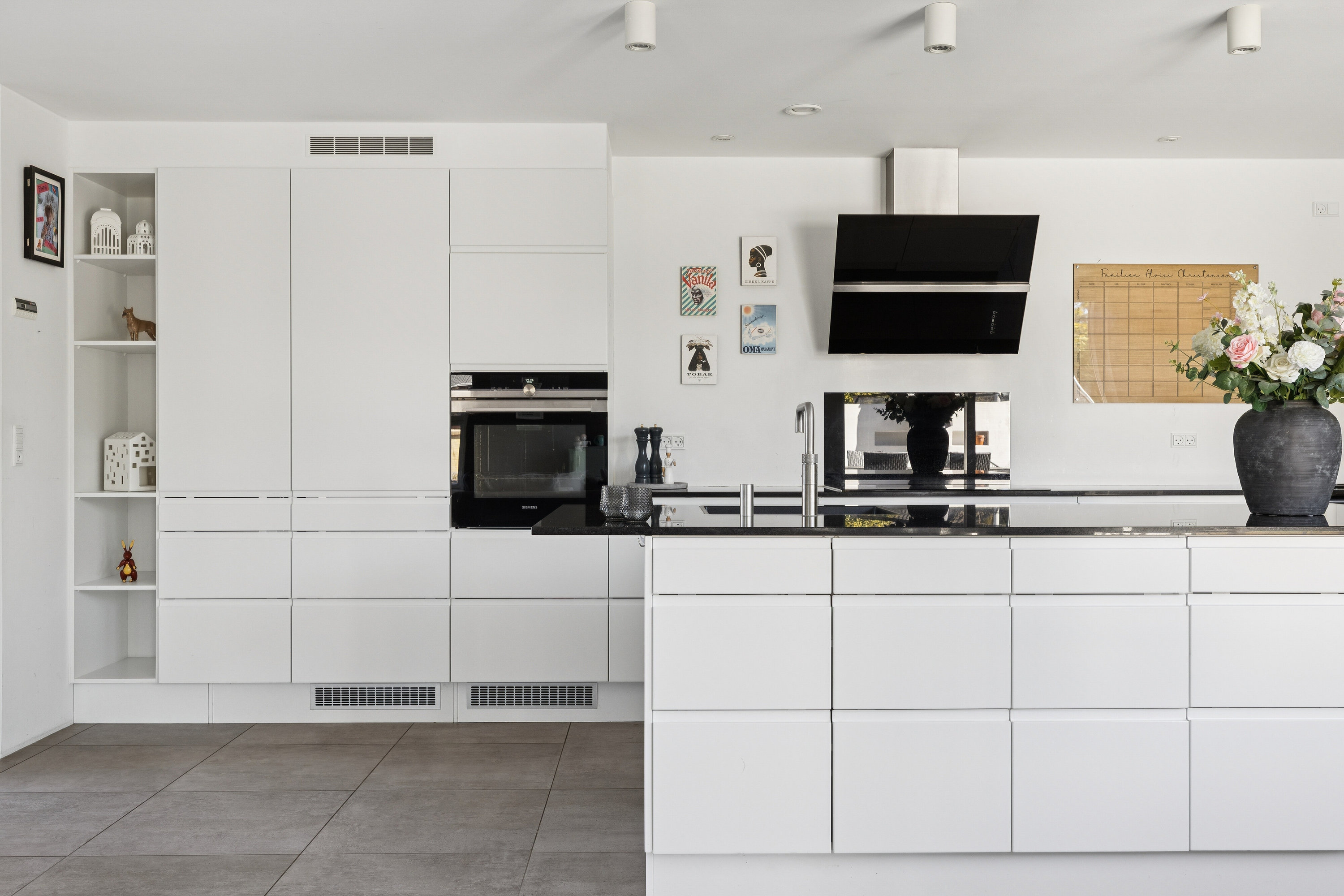 Fremhævet køkken billede i fuldskærmstilstand. Billede af Sigynsvej 3, 9800 Hjørring