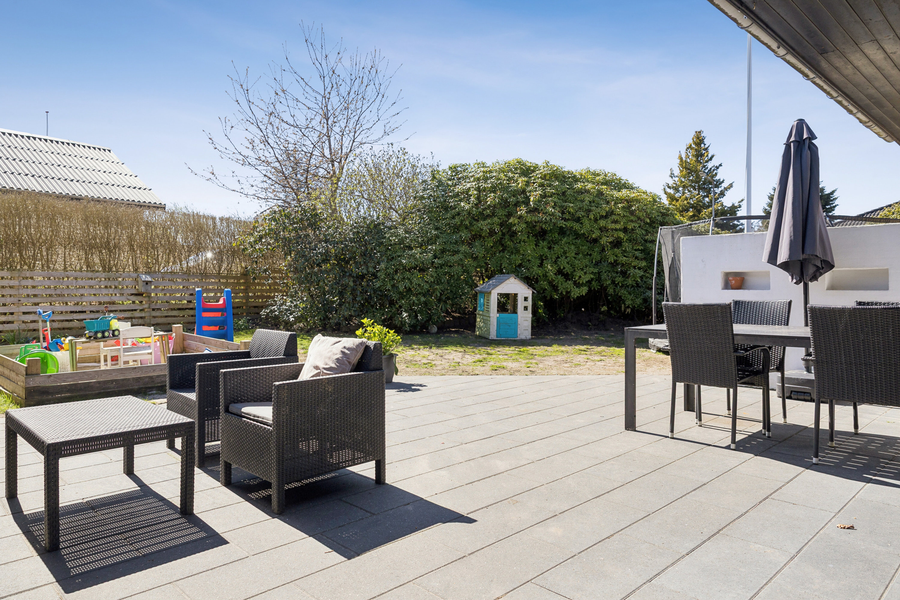 Fremhævet terrasse billede i fuldskærmstilstand. Billede af Sigynsvej 3, 9800 Hjørring