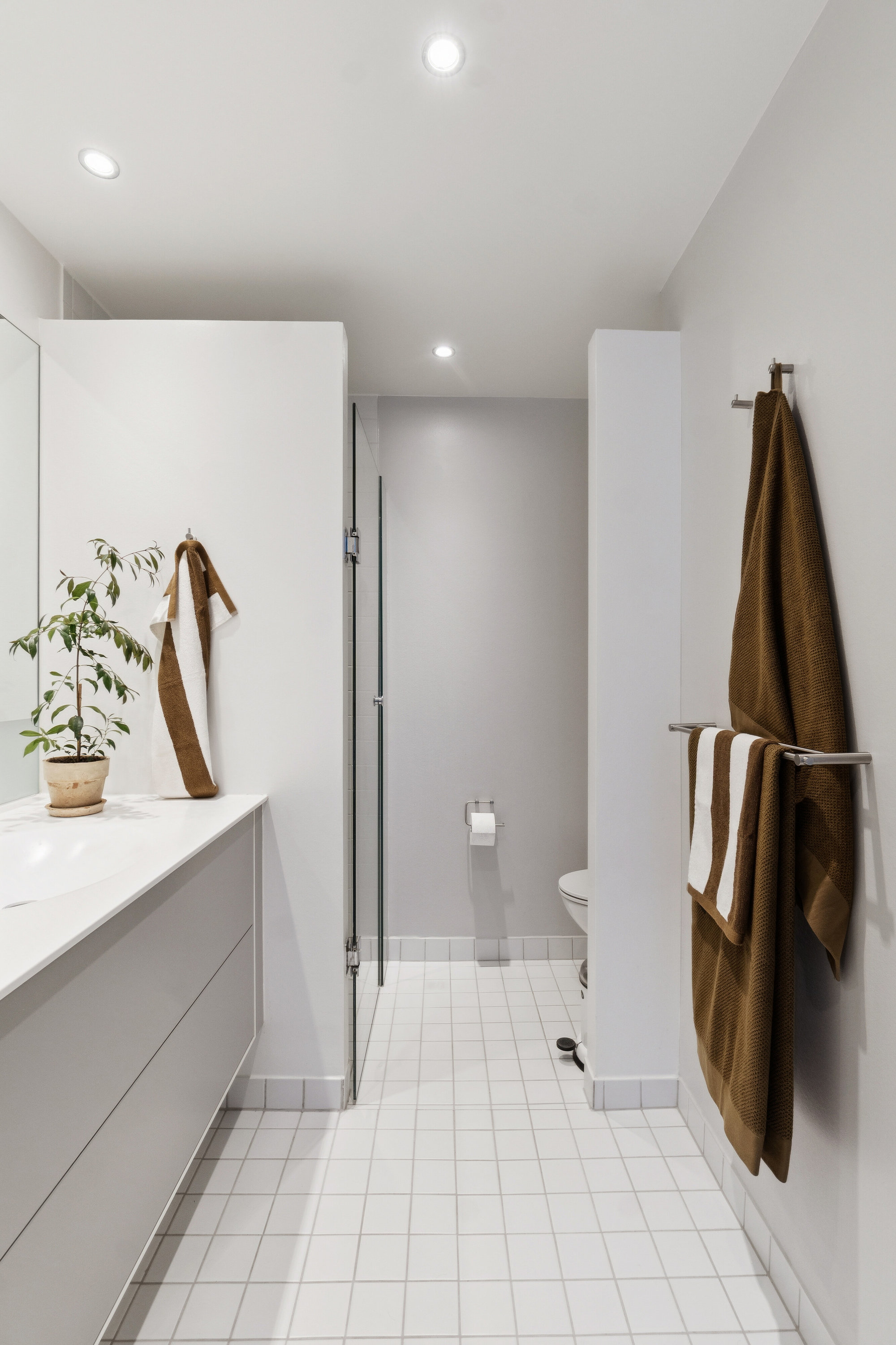 Fremhævet badeværelse billede i fuldskærmstilstand. Billede af Jens Otto Krags Gade 6, 6. th., 2300 København S