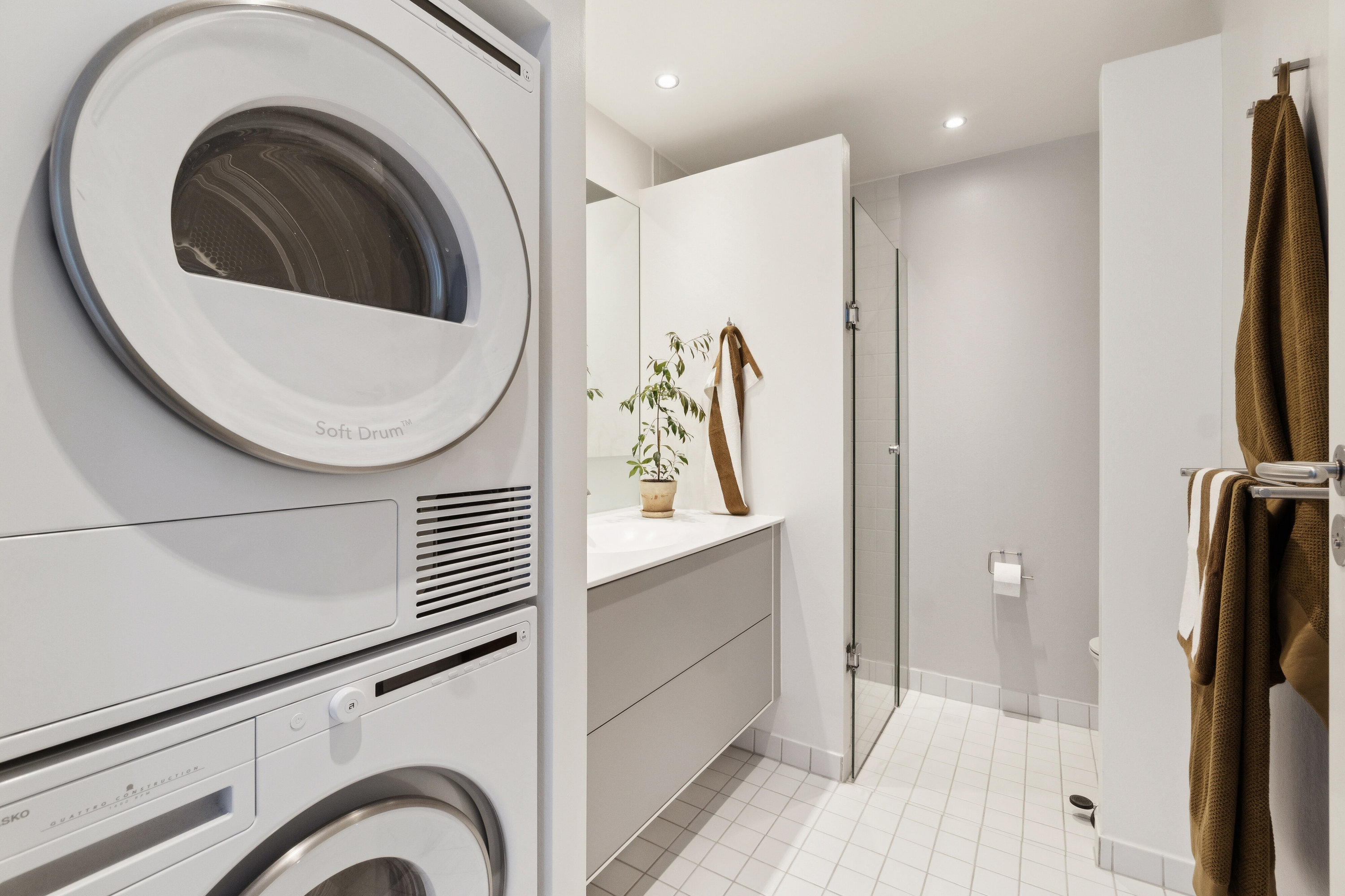 Fremhævet badeværelse billede i fuldskærmstilstand. Billede af Jens Otto Krags Gade 6, 6. th., 2300 København S