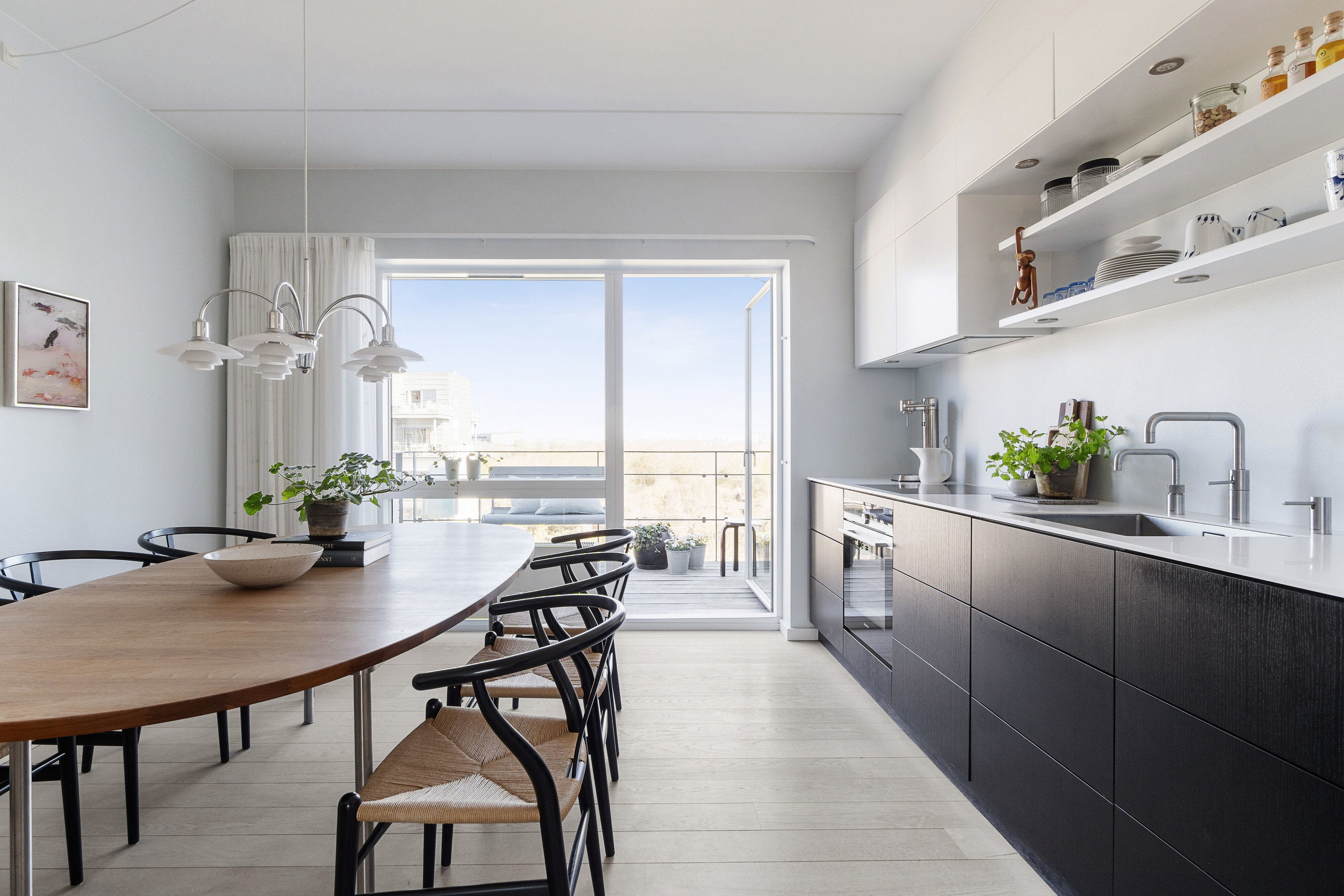 Fremhævet spisestue billede i fuldskærmstilstand. Billede af Jens Otto Krags Gade 6, 6. th., 2300 København S