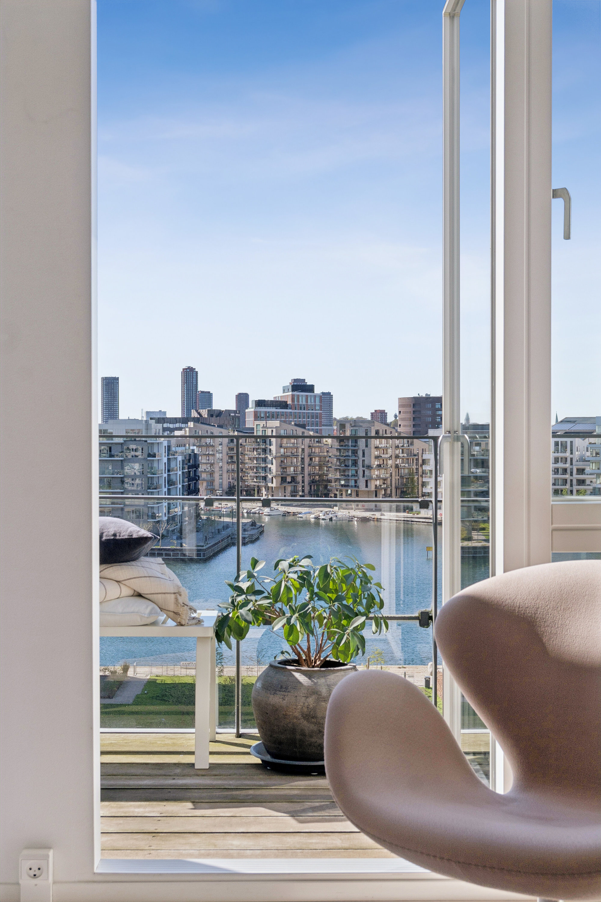 Fremhævet indendørs billede i fuldskærmstilstand. Billede af Jens Otto Krags Gade 6, 6. th., 2300 København S