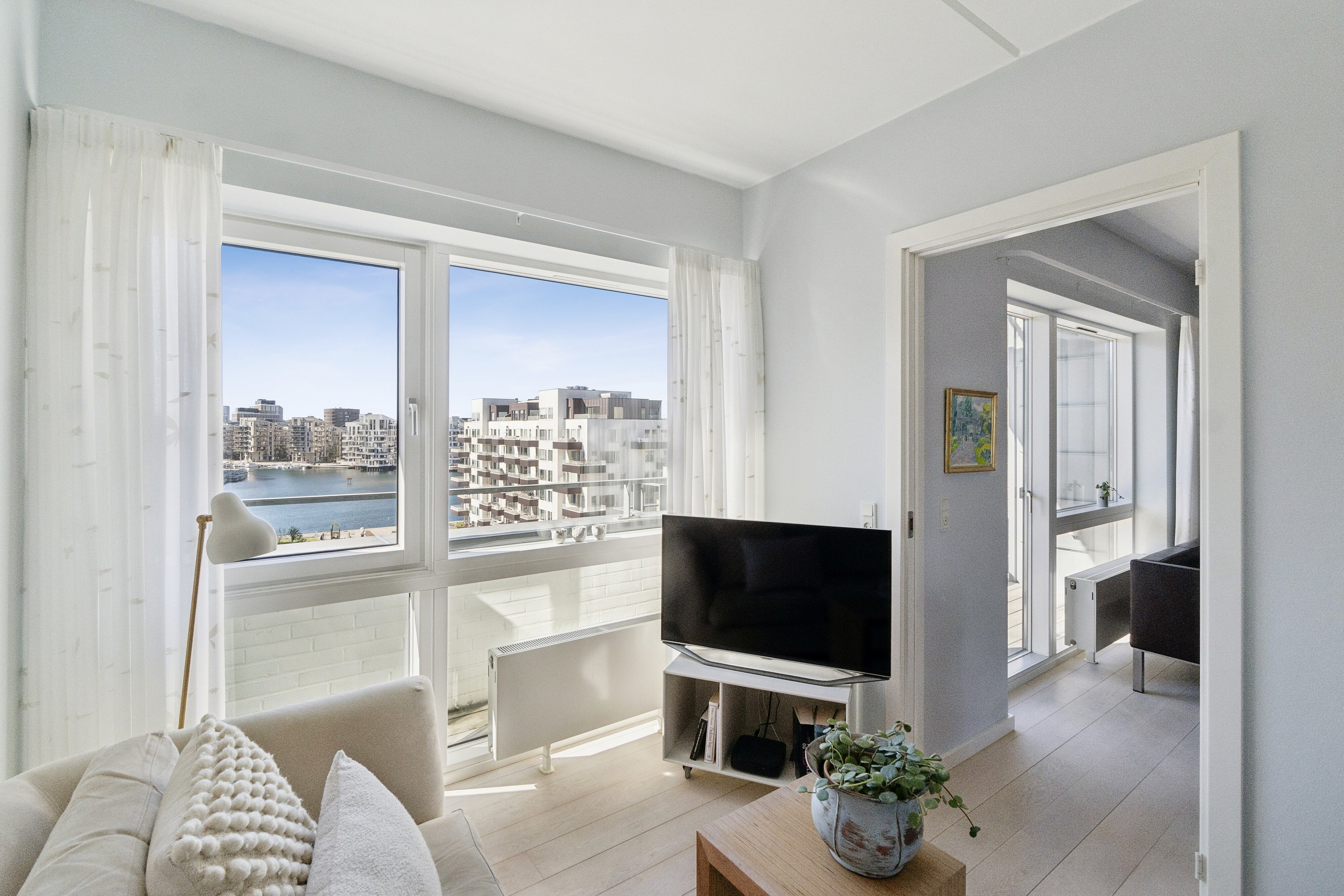 Fremhævet stue billede i fuldskærmstilstand. Billede af Jens Otto Krags Gade 6, 6. th., 2300 København S