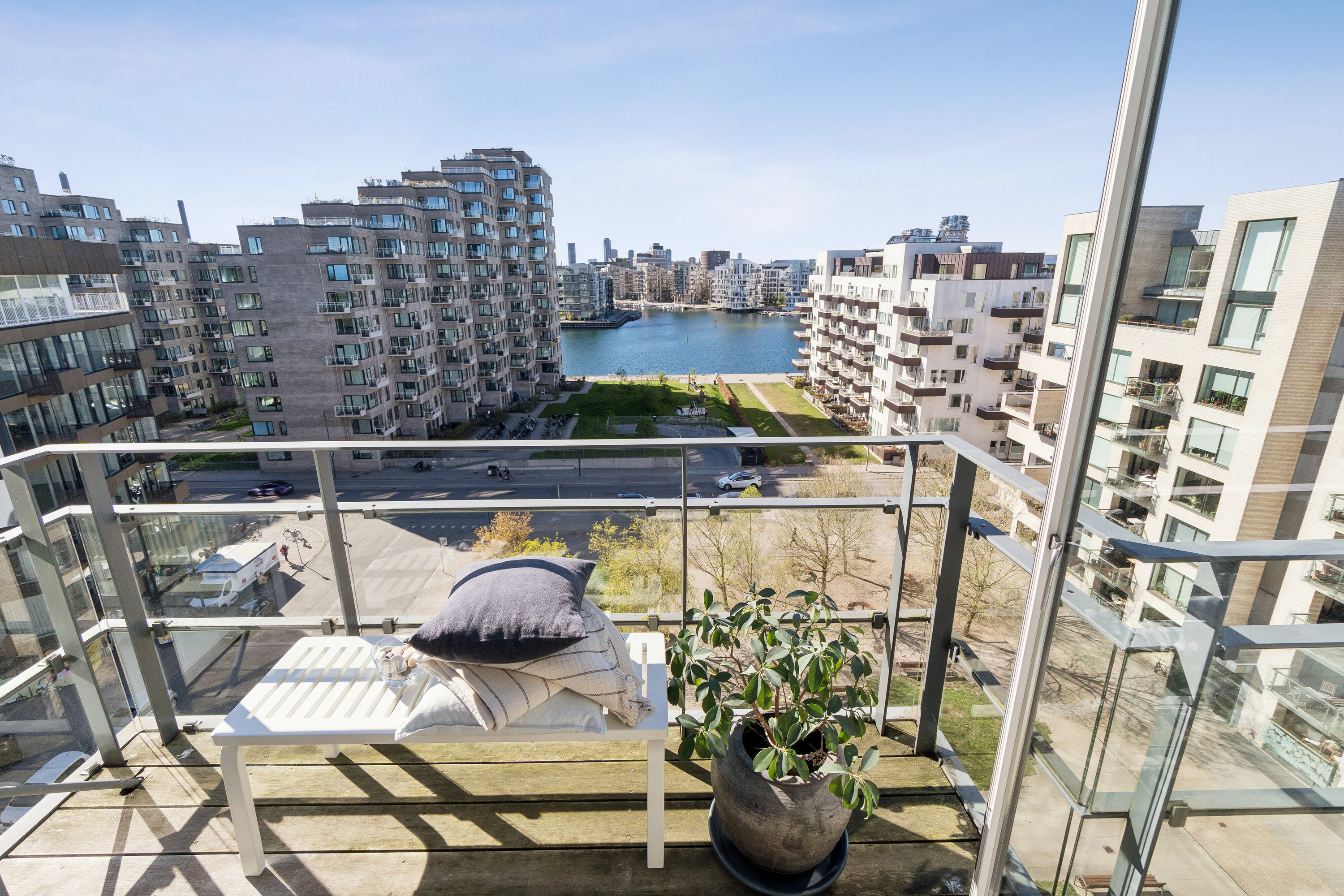 Fremhævet altan billede i fuldskærmstilstand. Billede af Jens Otto Krags Gade 6, 6. th., 2300 København S