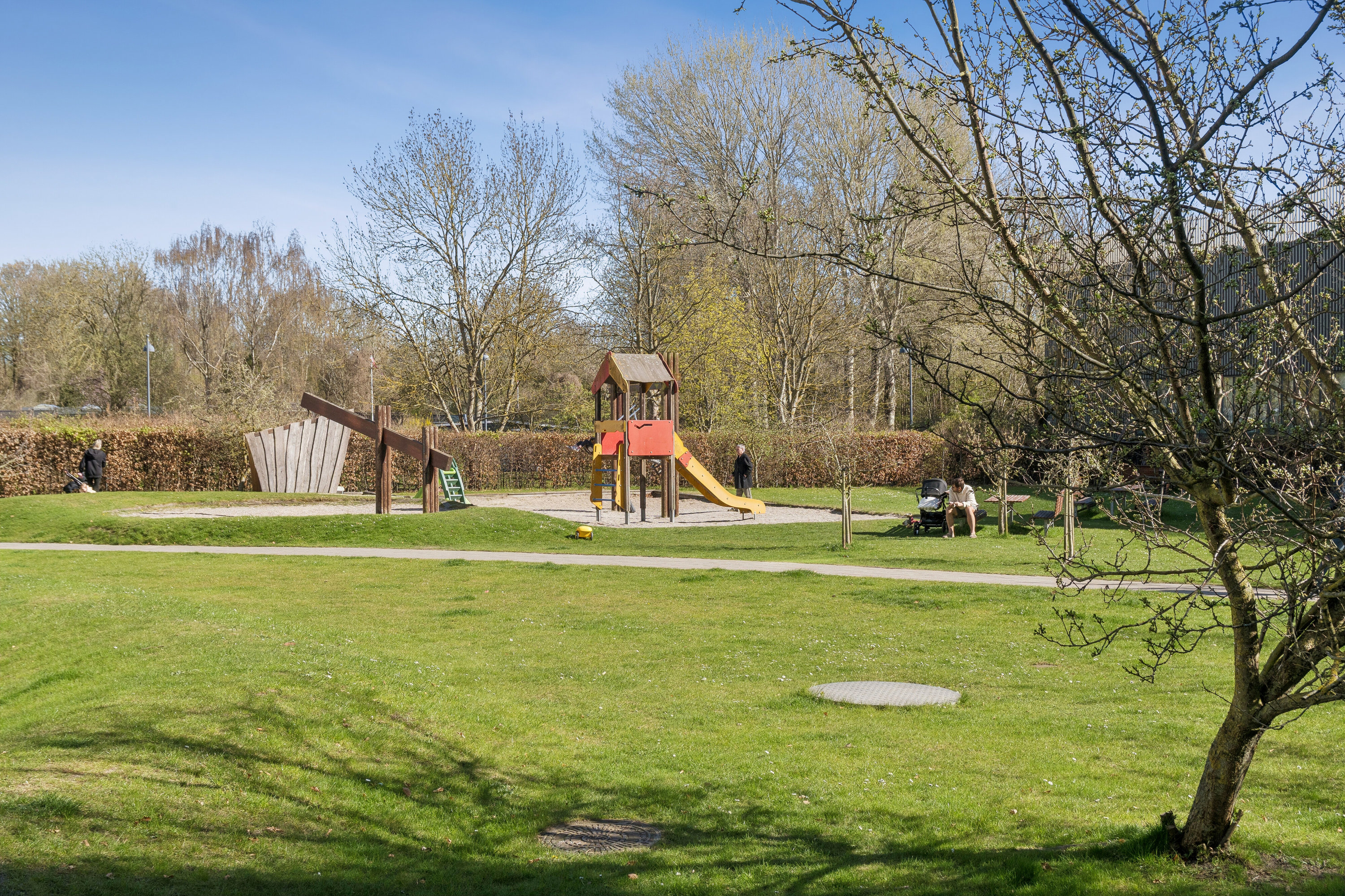 Fremhævet set fra haven billede i fuldskærmstilstand. Billede af Jens Otto Krags Gade 6, 6. th., 2300 København S