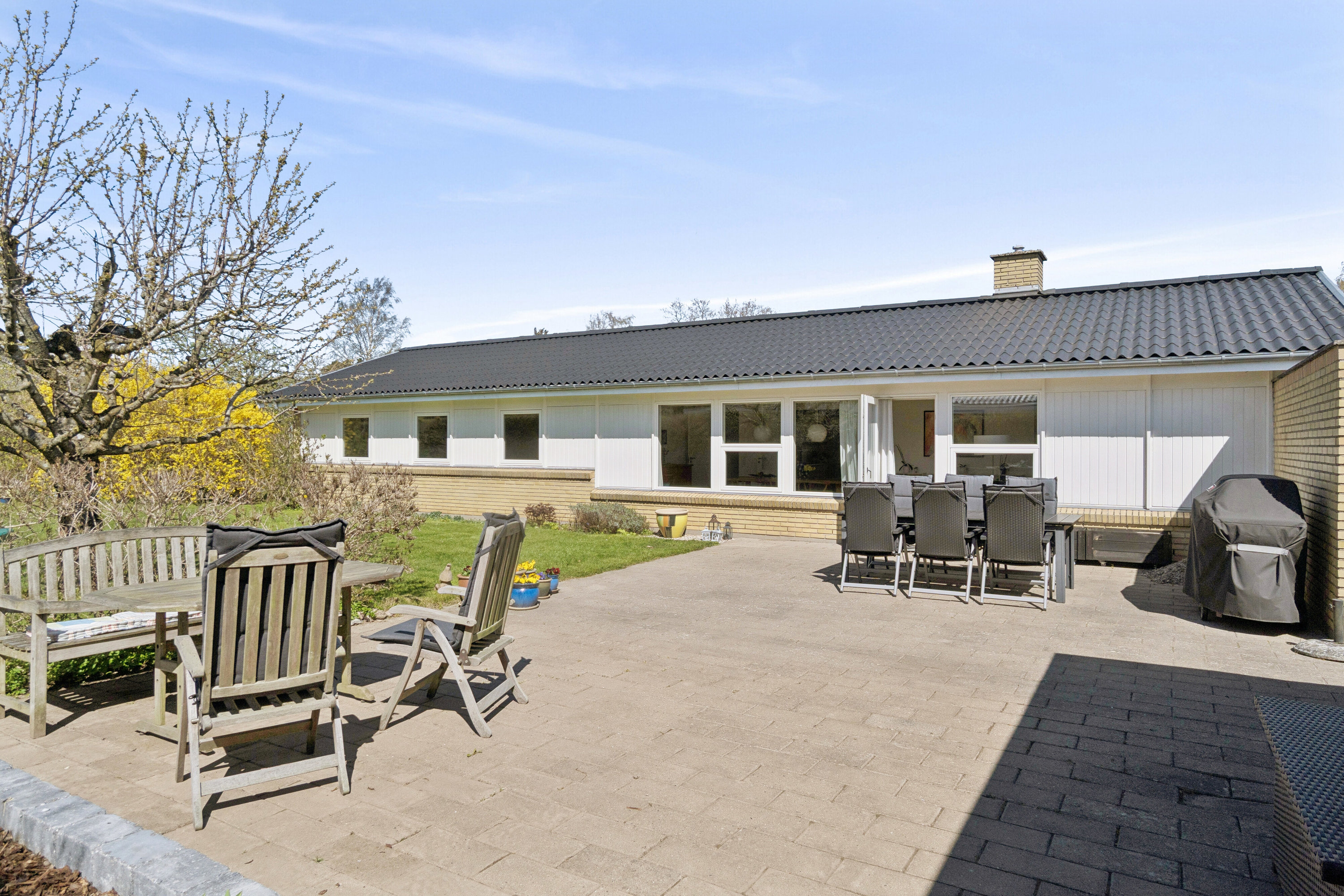 Fremhævet udendørs billede i fuldskærmstilstand. Billede af Engholmparken 26, Himmelev, 4000 Roskilde