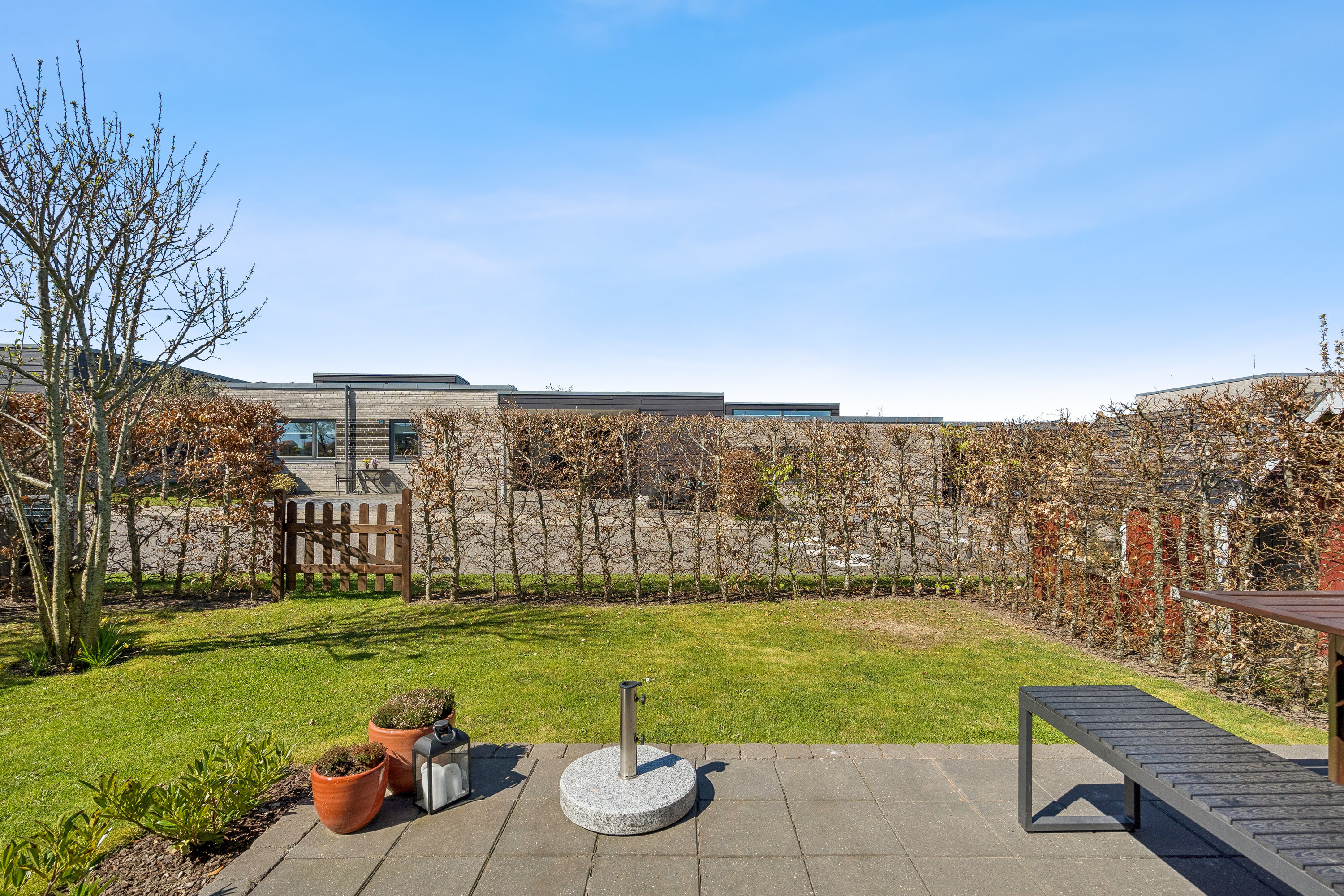 Fremhævet udendørs billede i fuldskærmstilstand. Billede af Fredensborgparken 81, Stavtrup, 8260 Viby J