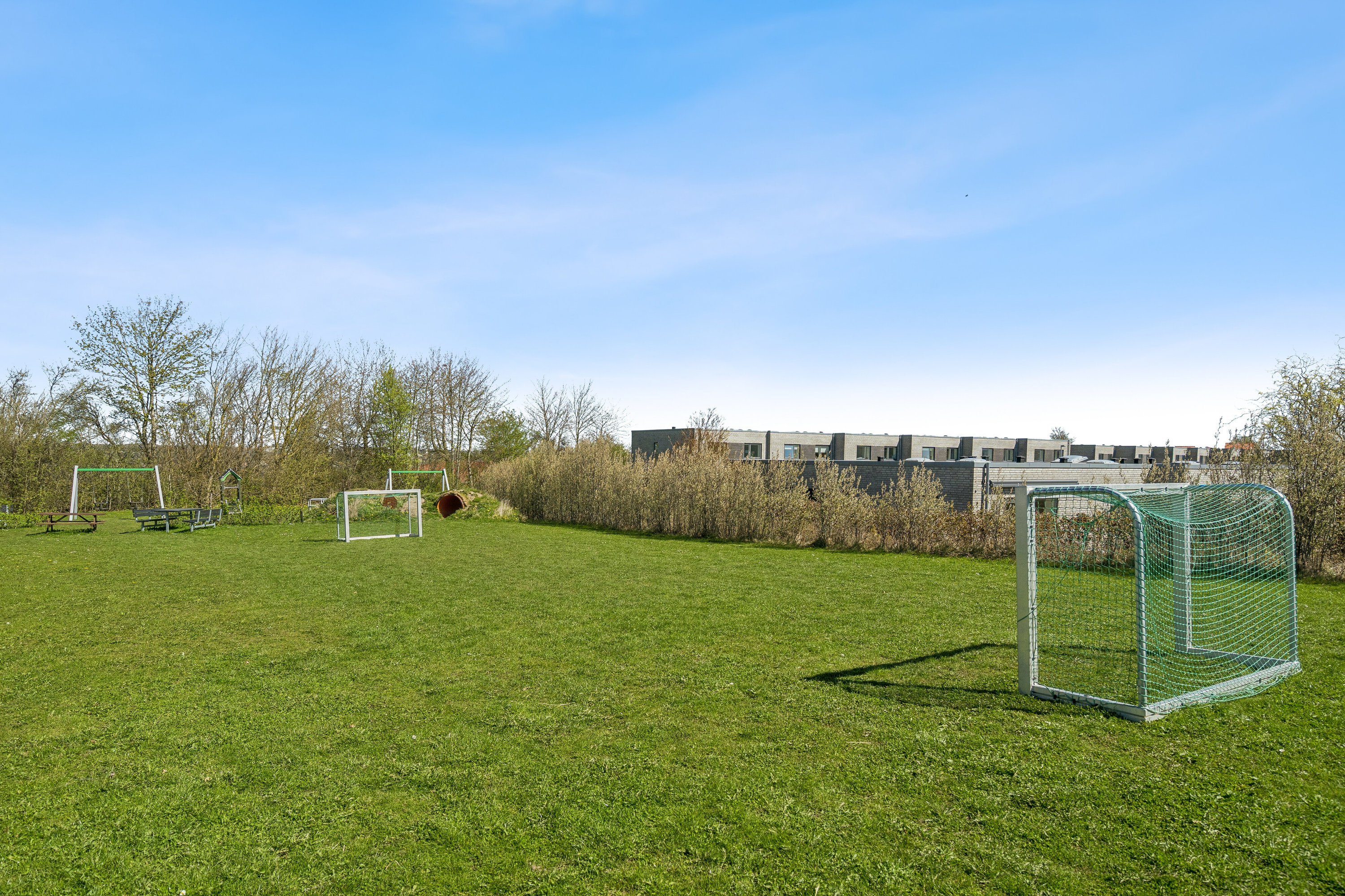 Fremhævet udendørs billede i fuldskærmstilstand. Billede af Fredensborgparken 81, Stavtrup, 8260 Viby J