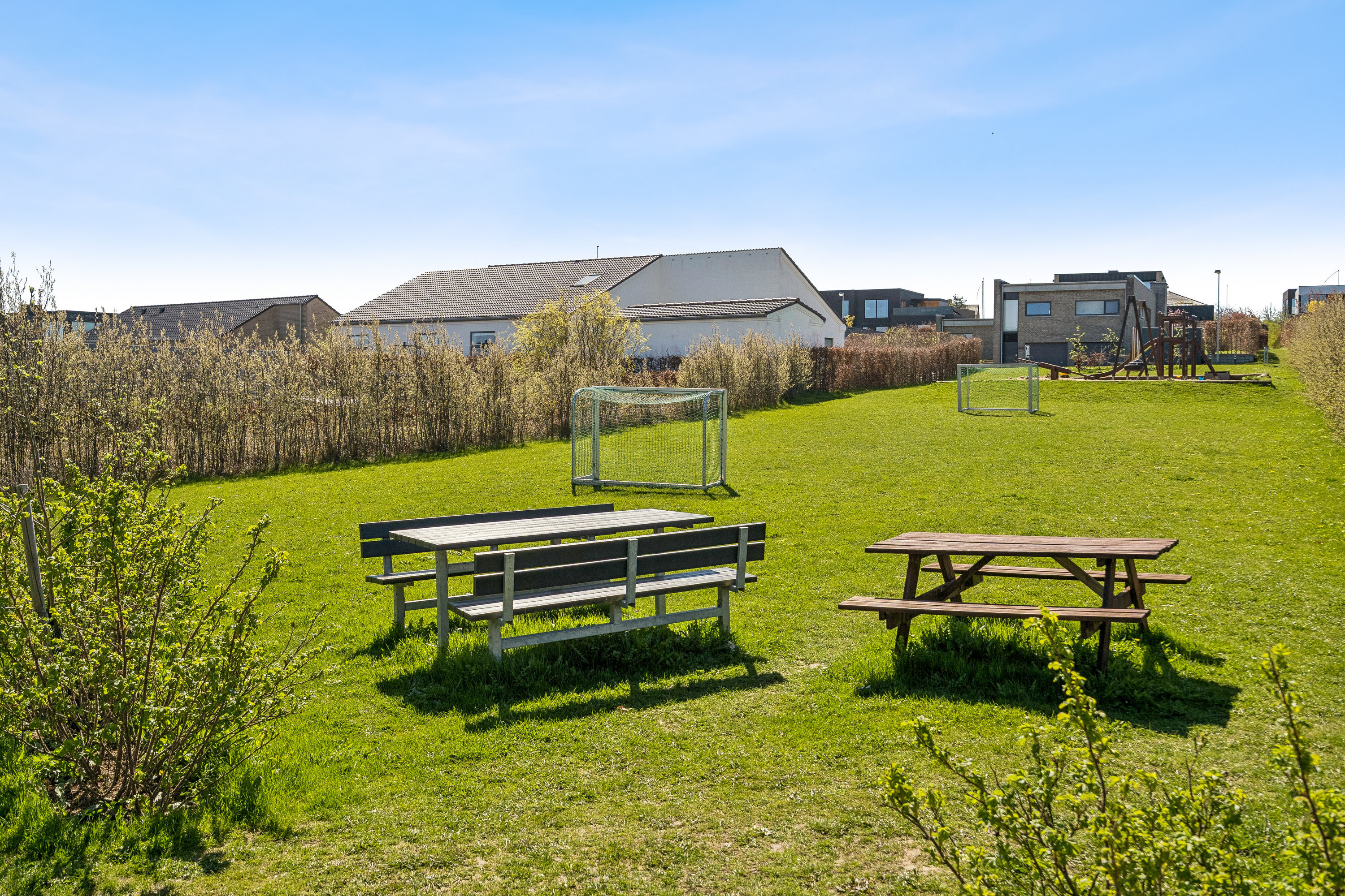 Fremhævet udendørs billede i fuldskærmstilstand. Billede af Fredensborgparken 81, Stavtrup, 8260 Viby J