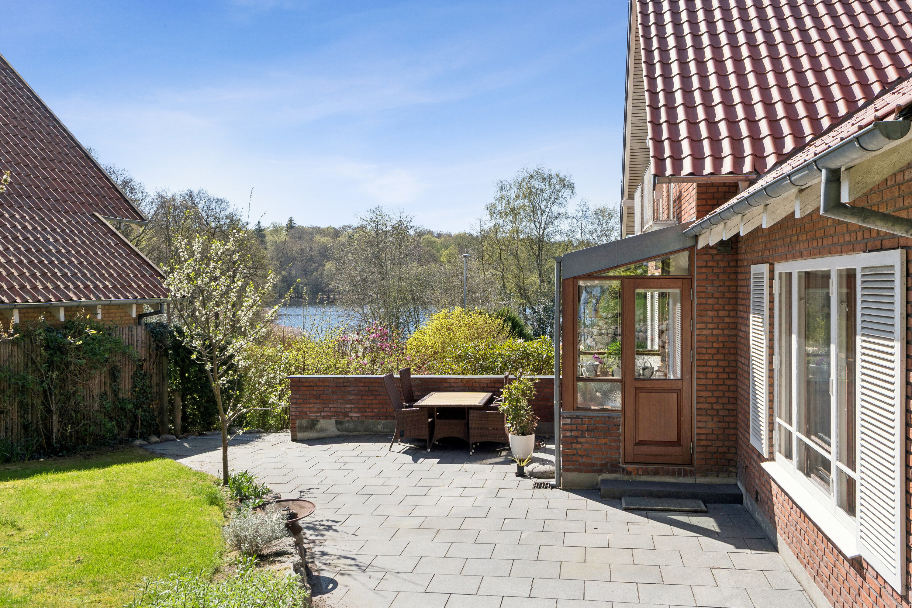 Fremhævet terrasse billede i fuldskærmstilstand. Billede af Lyngsøvej 35, 8600 Silkeborg