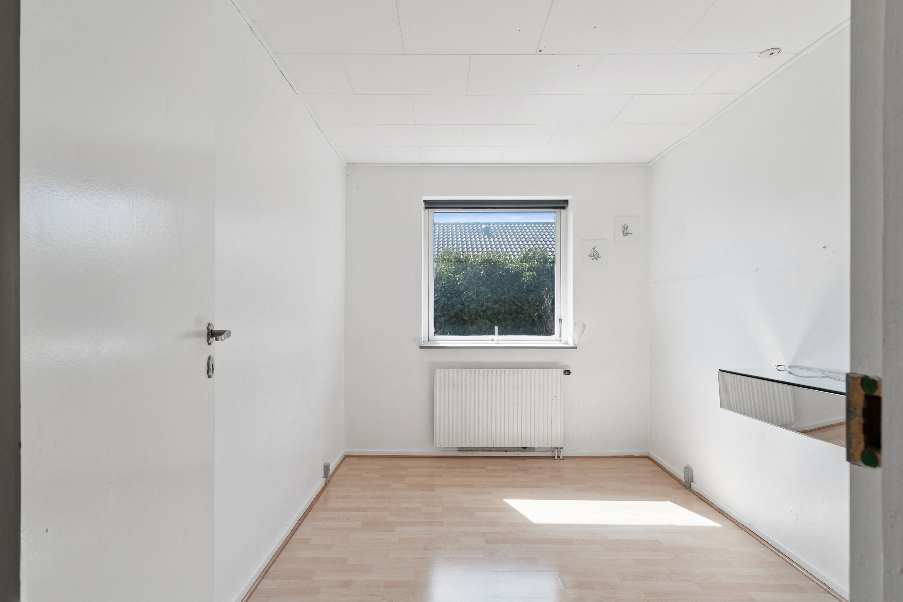 Fremhævet værelse billede i fuldskærmstilstand. Billede af Præstefælledvej 30, 2770 Kastrup