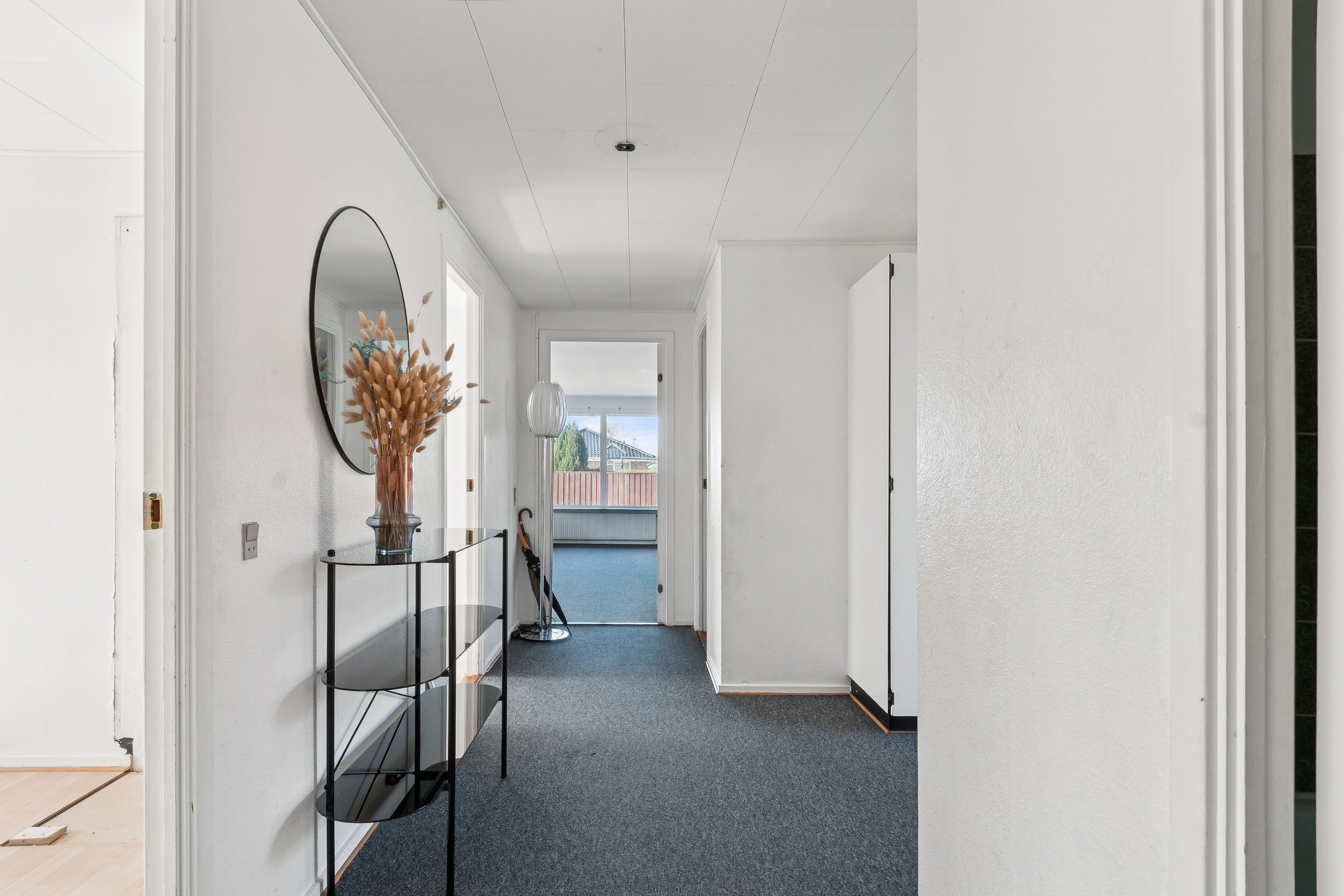 Fremhævet gang billede i fuldskærmstilstand. Billede af Præstefælledvej 30, 2770 Kastrup