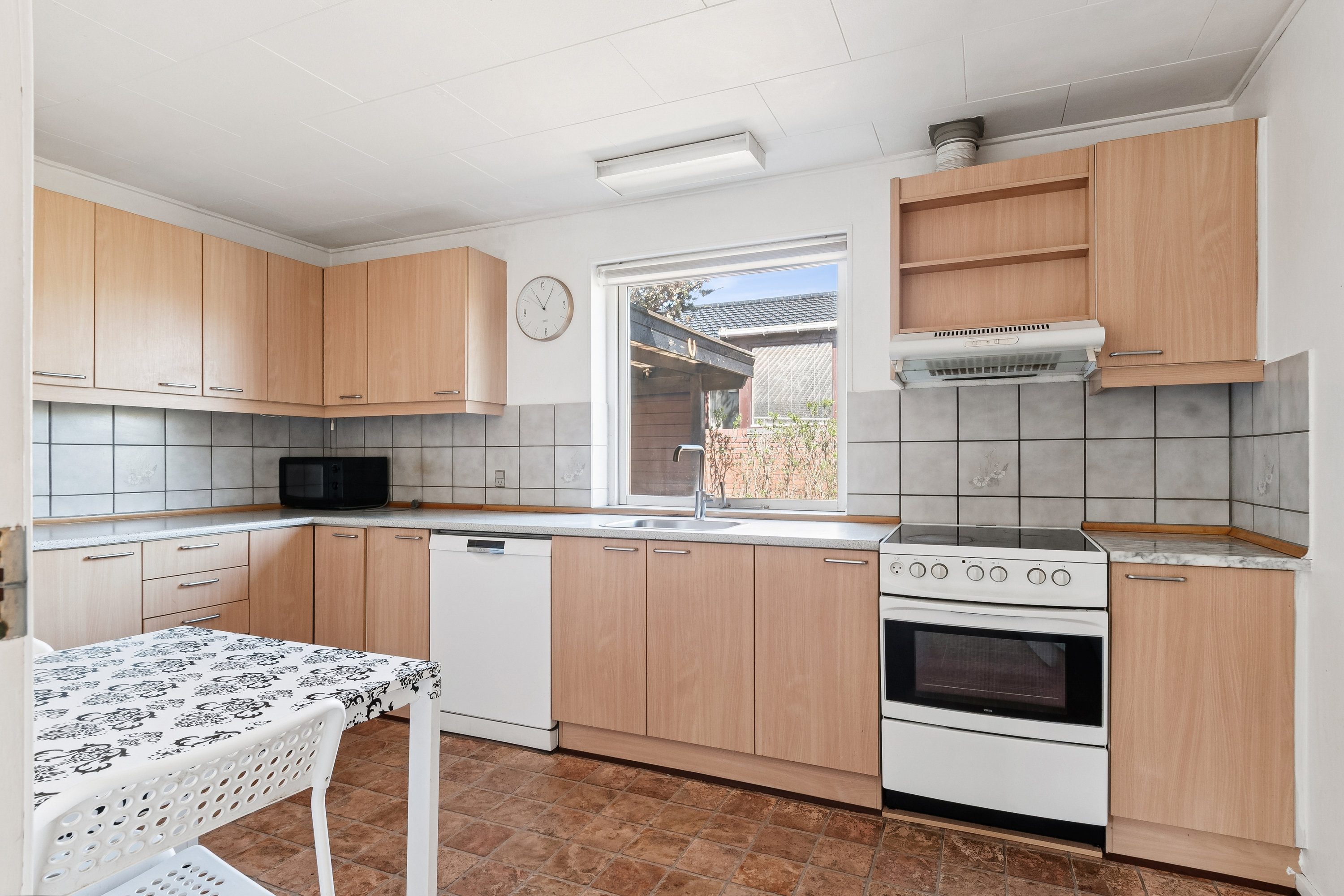 Fremhævet køkken billede i fuldskærmstilstand. Billede af Præstefælledvej 30, 2770 Kastrup