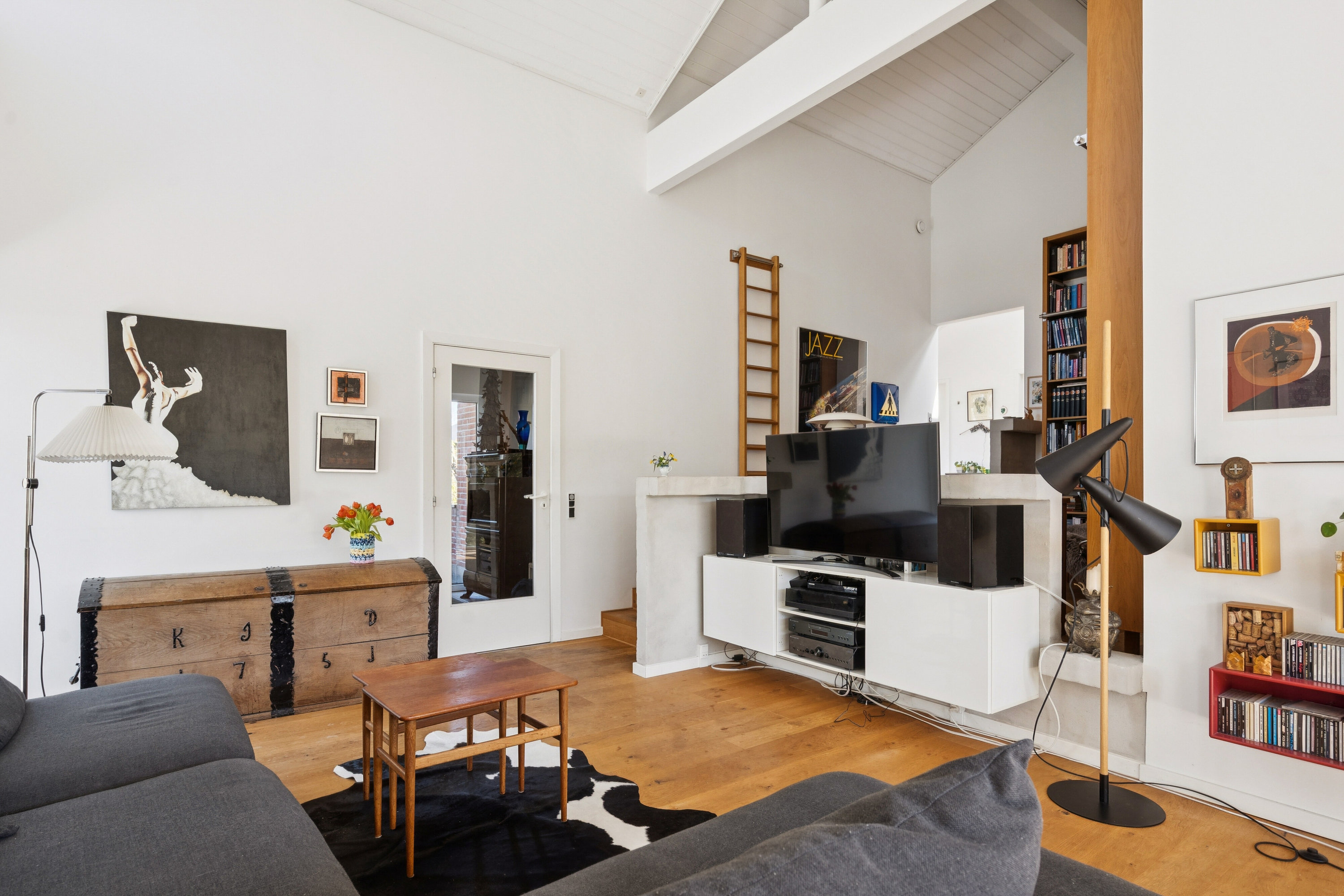 Fremhævet stue billede i fuldskærmstilstand. Billede af Tyrrestrupvej 9, 8270 Højbjerg