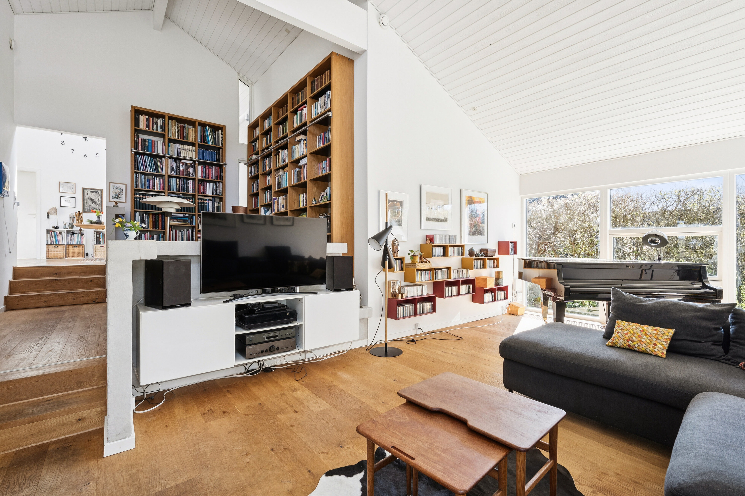 Fremhævet stue billede i fuldskærmstilstand. Billede af Tyrrestrupvej 9, 8270 Højbjerg