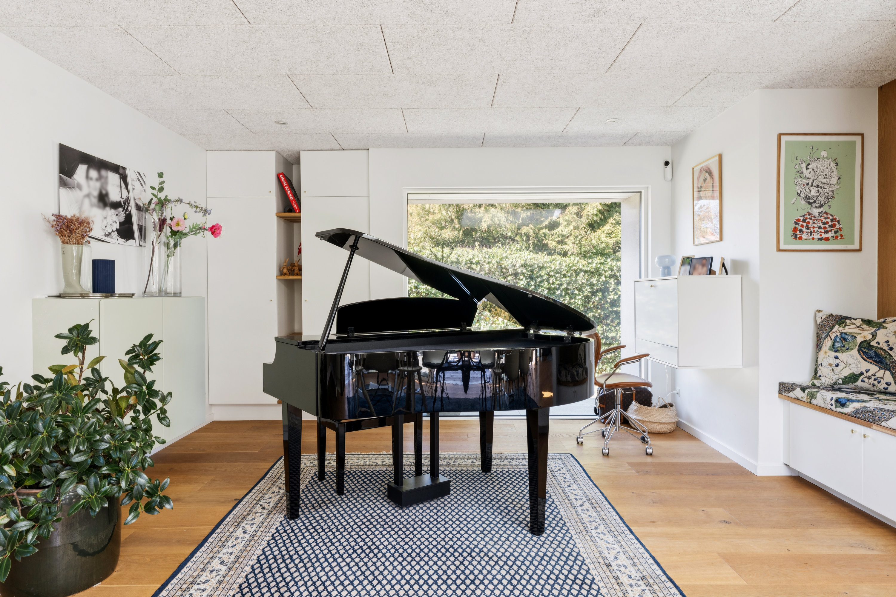 Fremhævet stue billede i fuldskærmstilstand. Billede af Vibevej 11, 8240 Risskov