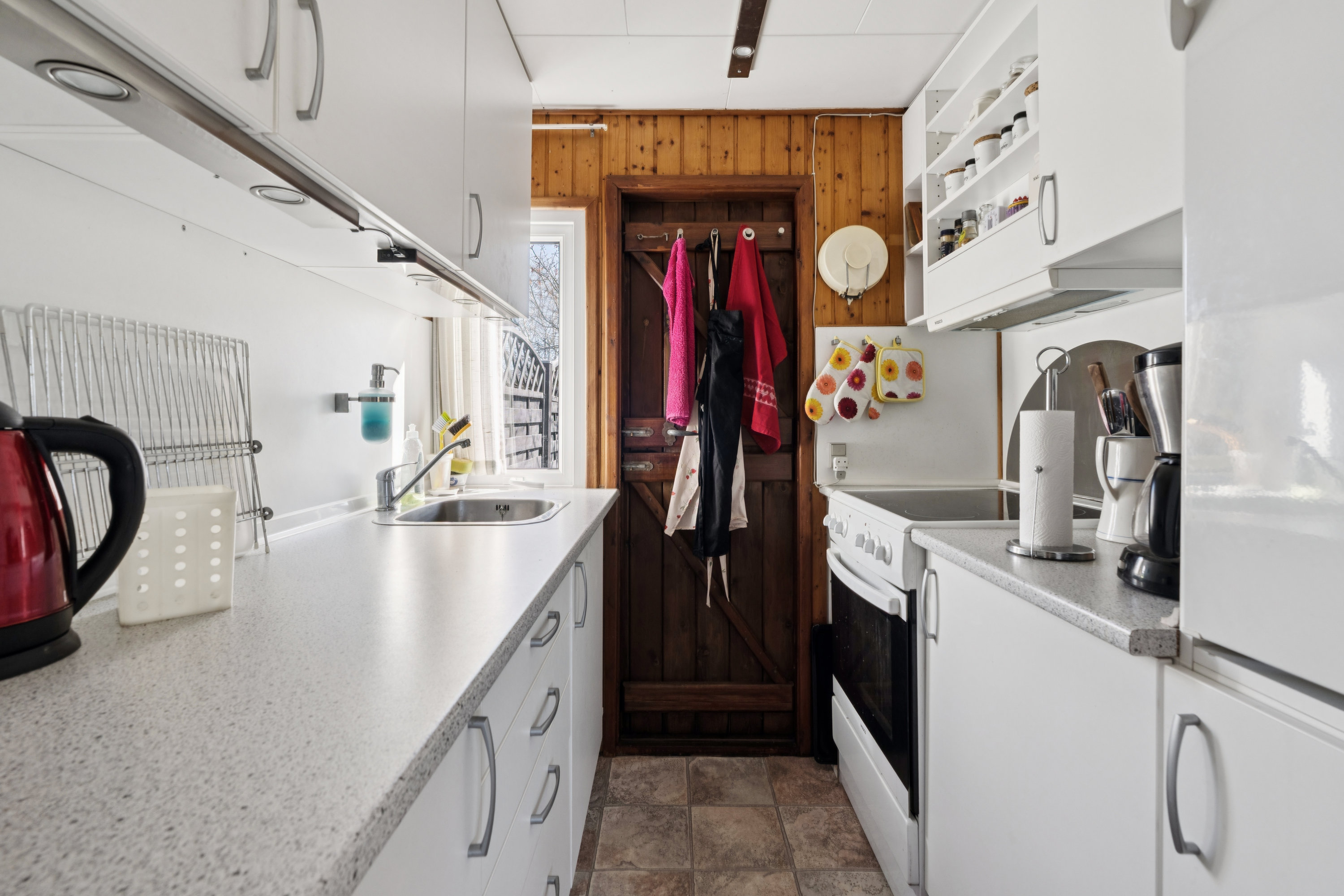 Fremhævet køkken billede i fuldskærmstilstand. Billede af Pilevænget 31, Øer Strand, 8400 Ebeltoft