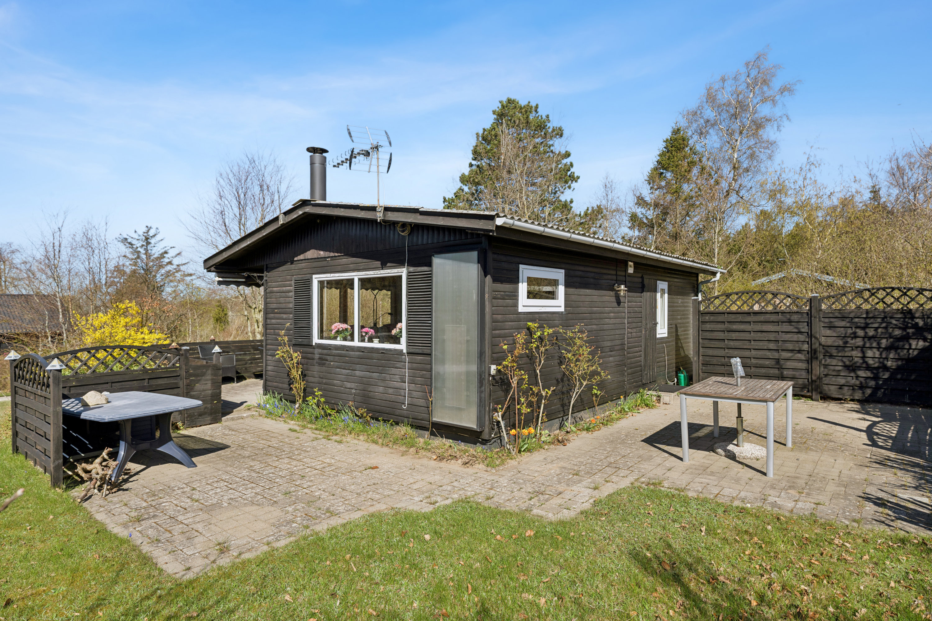 Fremhævet terrasse billede i fuldskærmstilstand. Billede af Pilevænget 31, Øer Strand, 8400 Ebeltoft