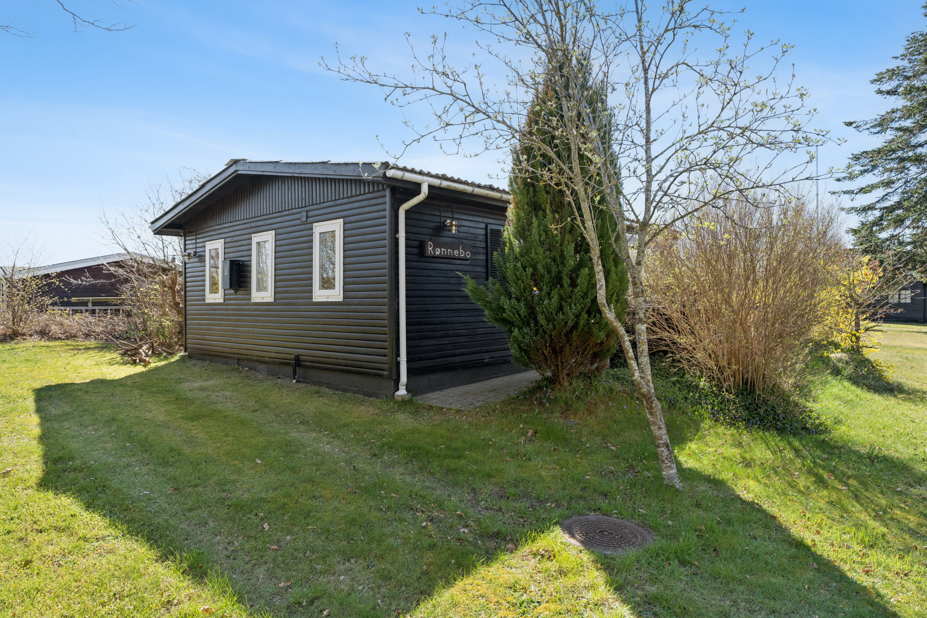 Fremhævet have billede i fuldskærmstilstand. Billede af Pilevænget 31, Øer Strand, 8400 Ebeltoft