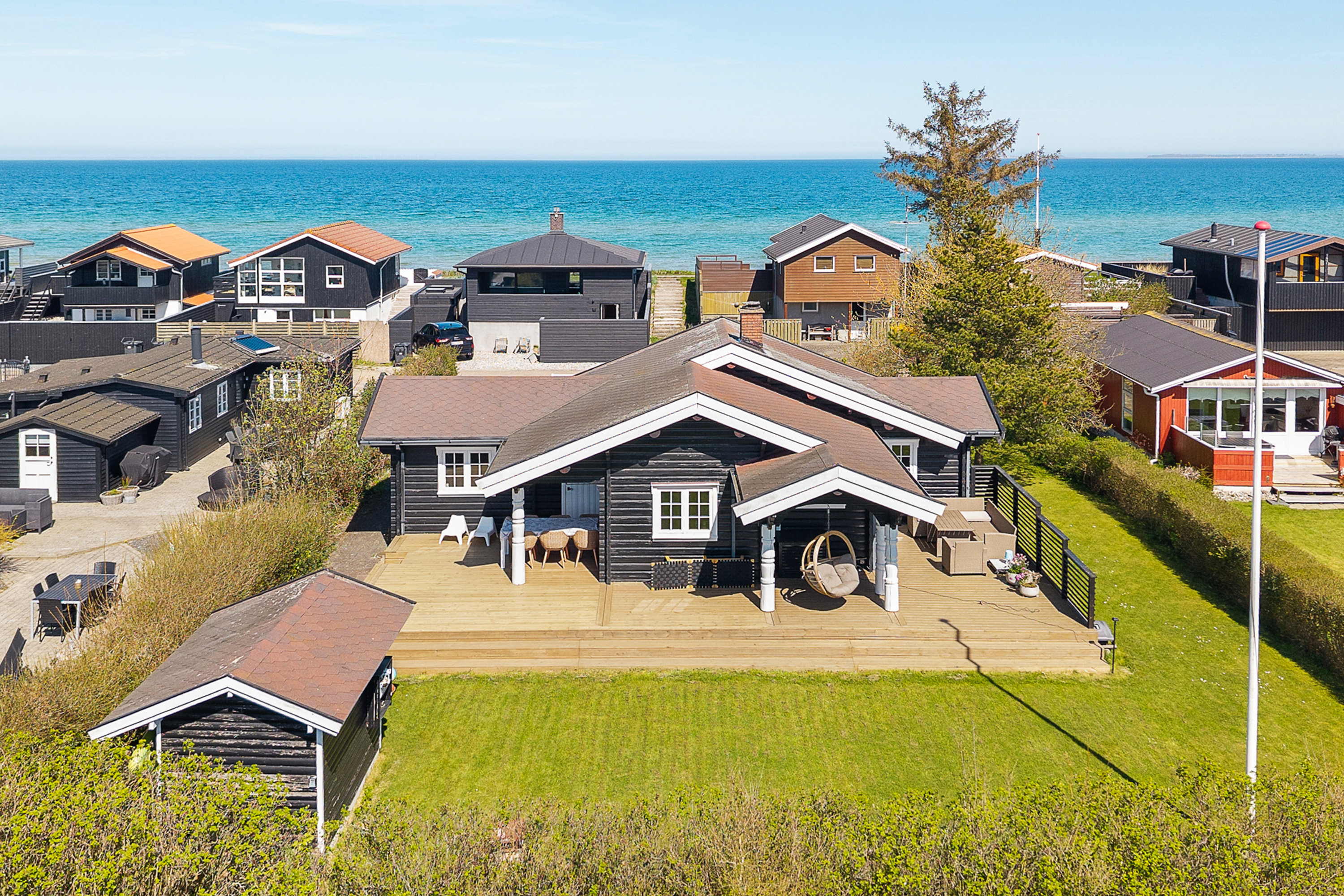 Fremhævet luftfoto billede i fuldskærmstilstand. Billede af Østre Strandvej 223, Hasmark Strand, 5450 Otterup
