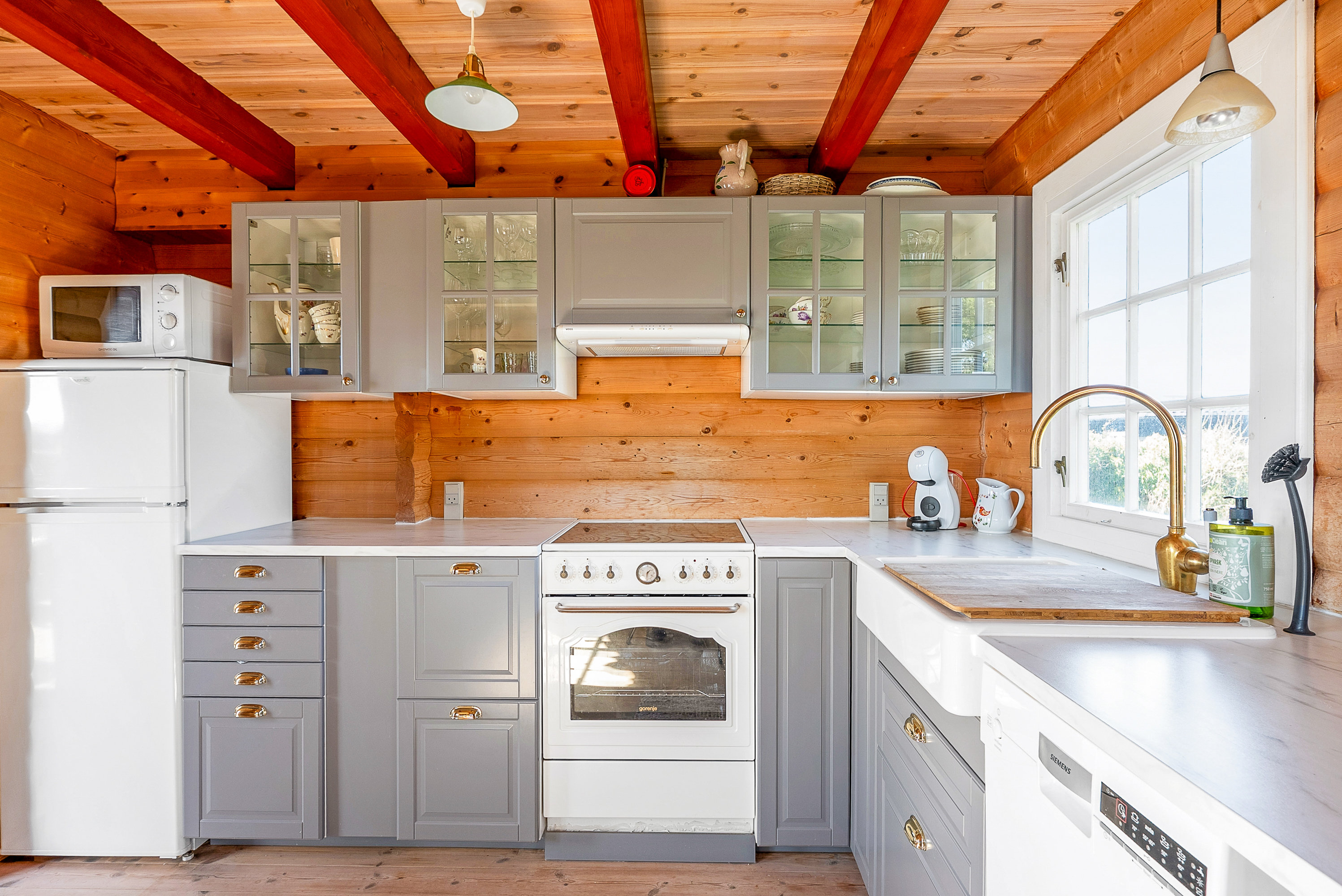 Fremhævet køkken billede i fuldskærmstilstand. Billede af Østre Strandvej 223, Hasmark Strand, 5450 Otterup