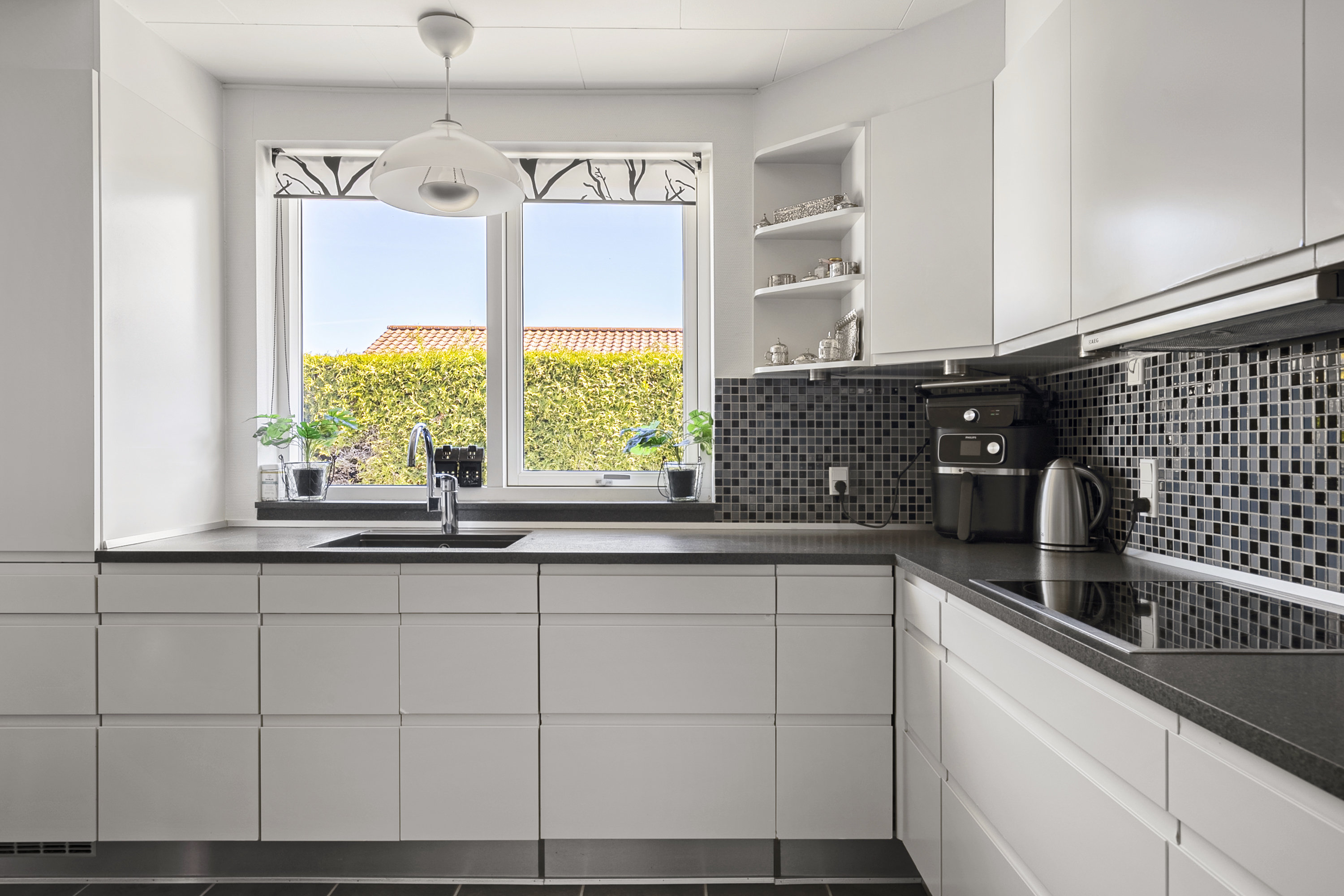 Fremhævet køkken billede i fuldskærmstilstand. Billede af Tvedvænget 27, 5240 Odense NØ