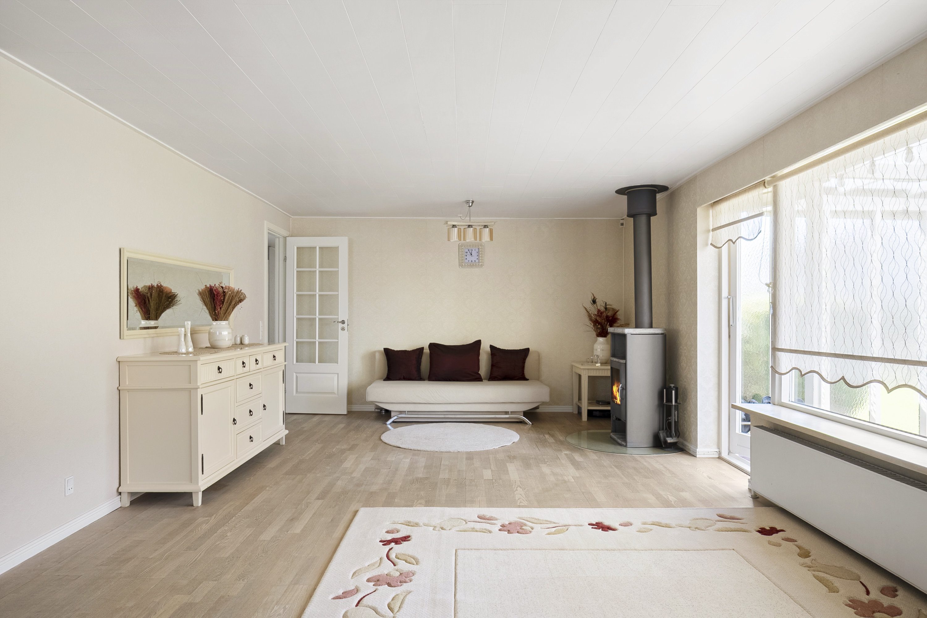 Fremhævet stue billede i fuldskærmstilstand. Billede af Tvedvænget 27, 5240 Odense NØ