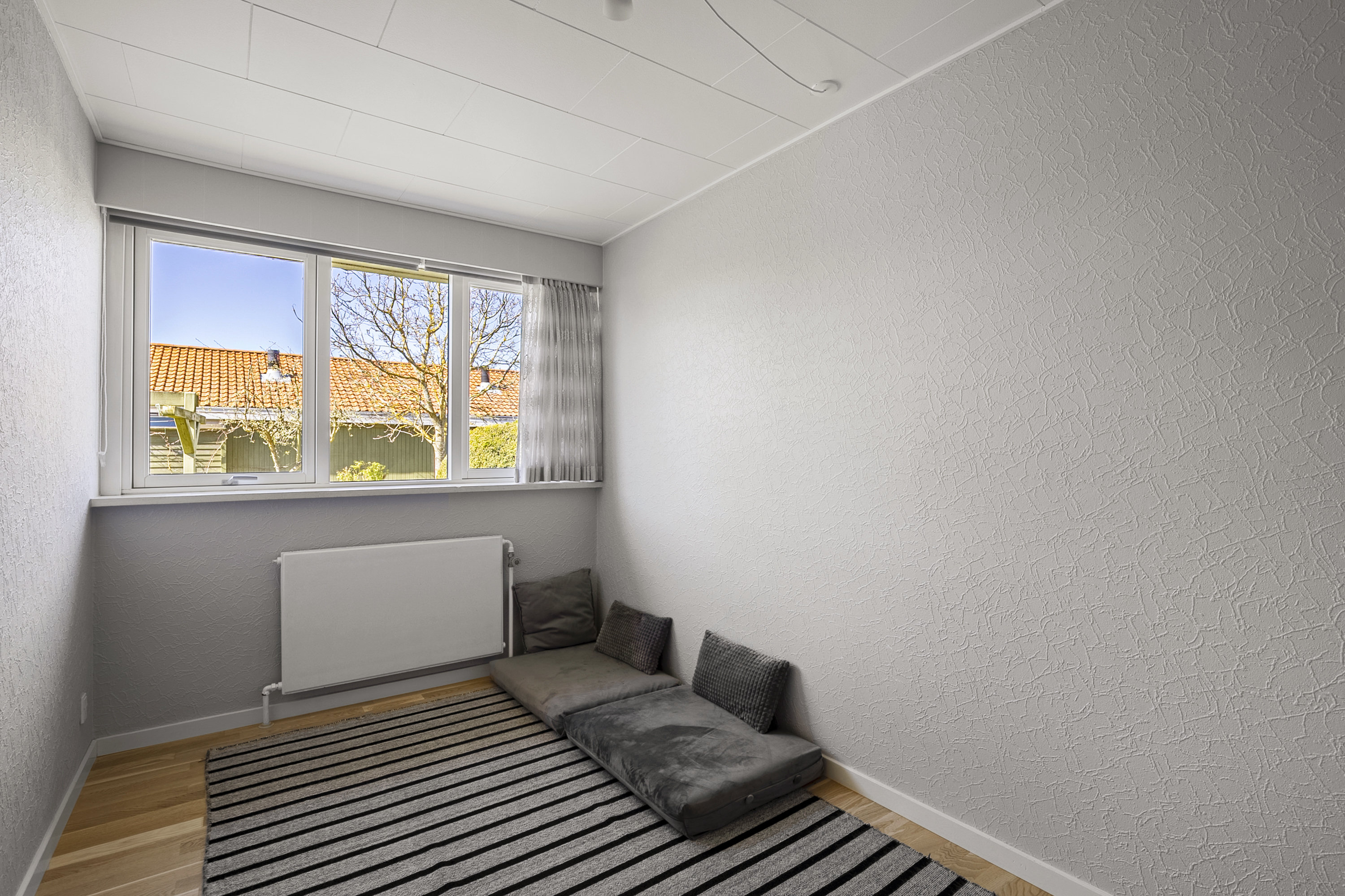 Fremhævet værelse billede i fuldskærmstilstand. Billede af Tvedvænget 27, 5240 Odense NØ