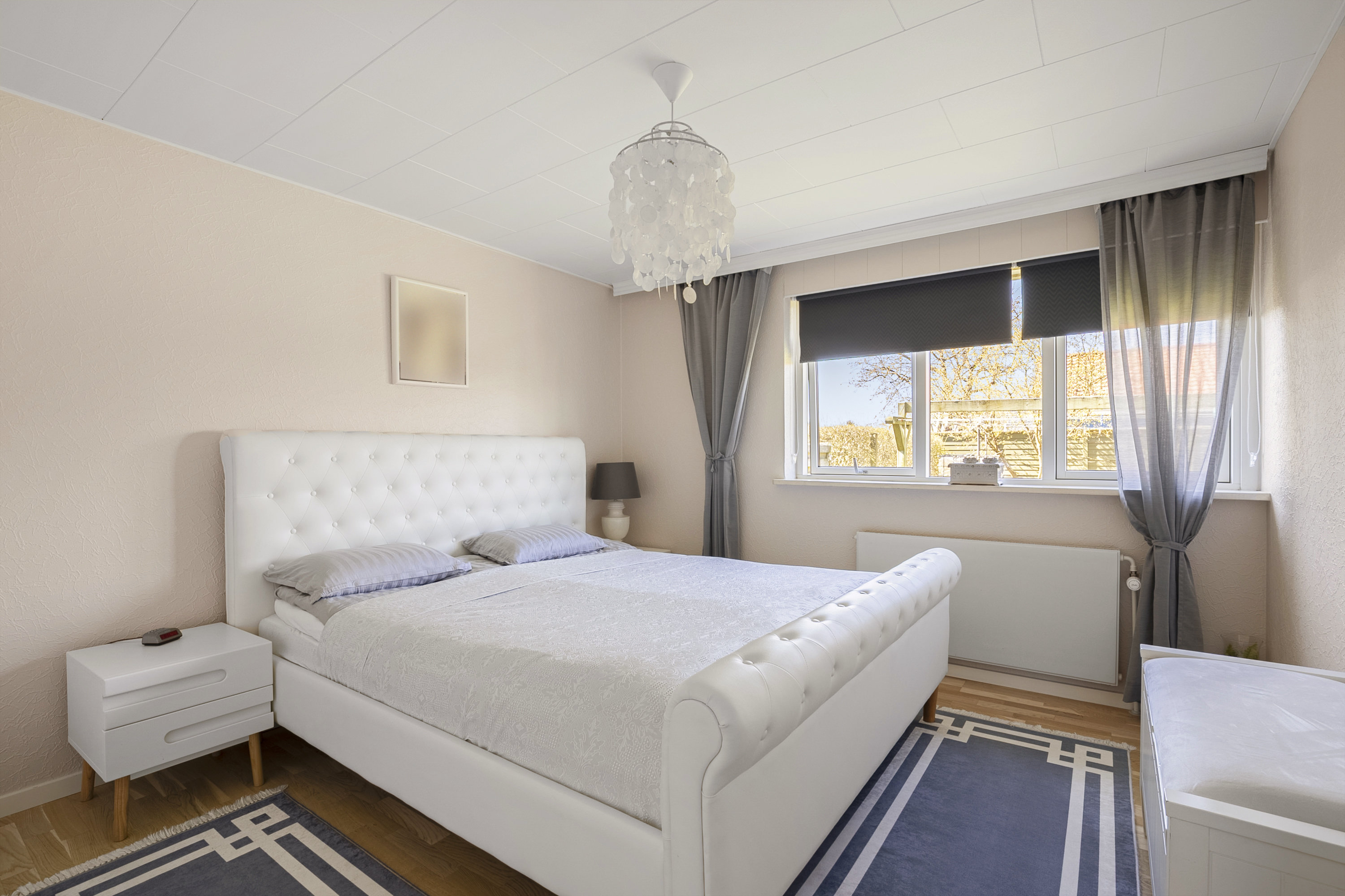 Fremhævet soveværelse billede i fuldskærmstilstand. Billede af Tvedvænget 27, 5240 Odense NØ