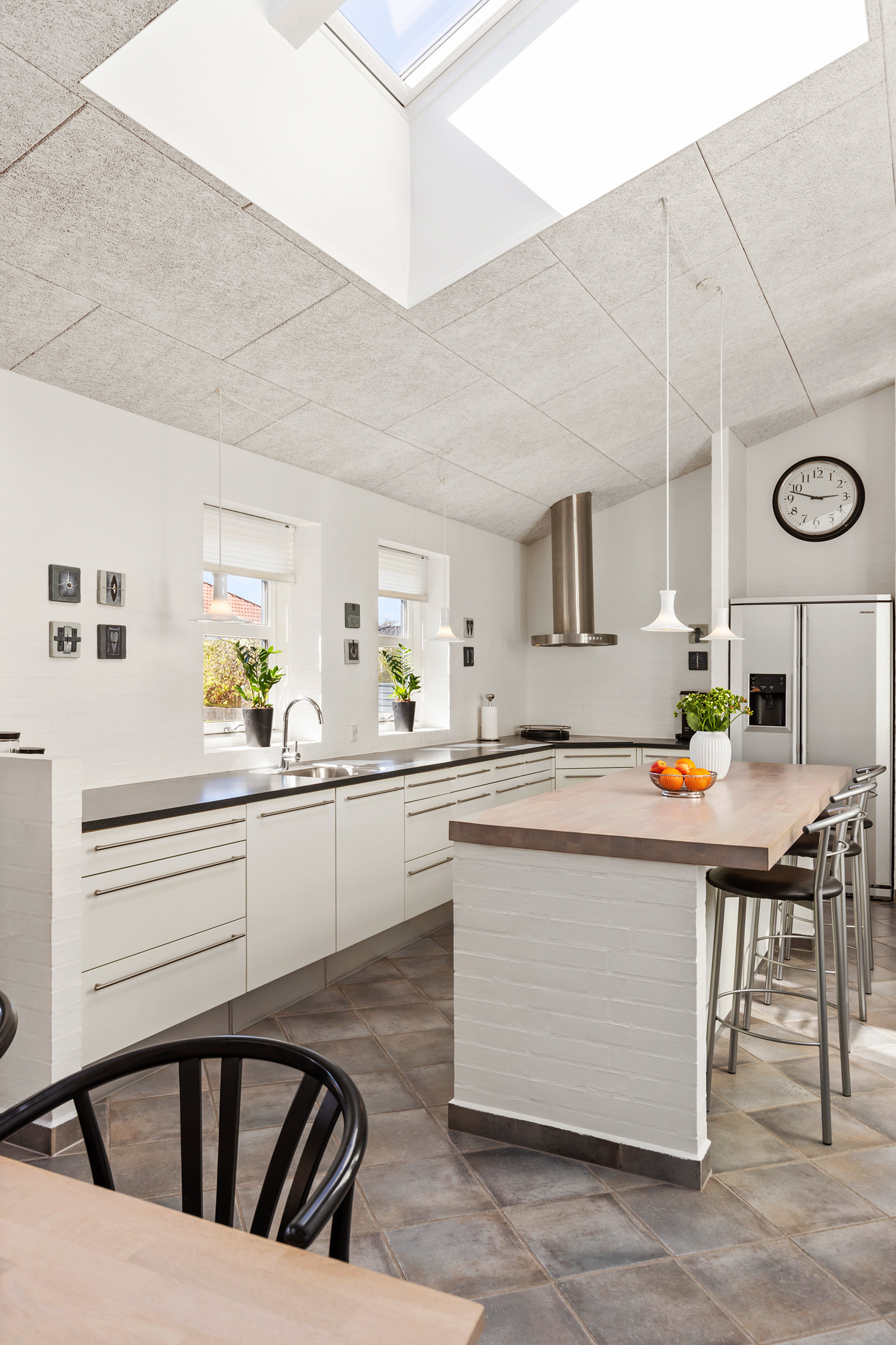 Fremhævet køkken billede i fuldskærmstilstand. Billede af Rugmarken 172, 9690 Fjerritslev