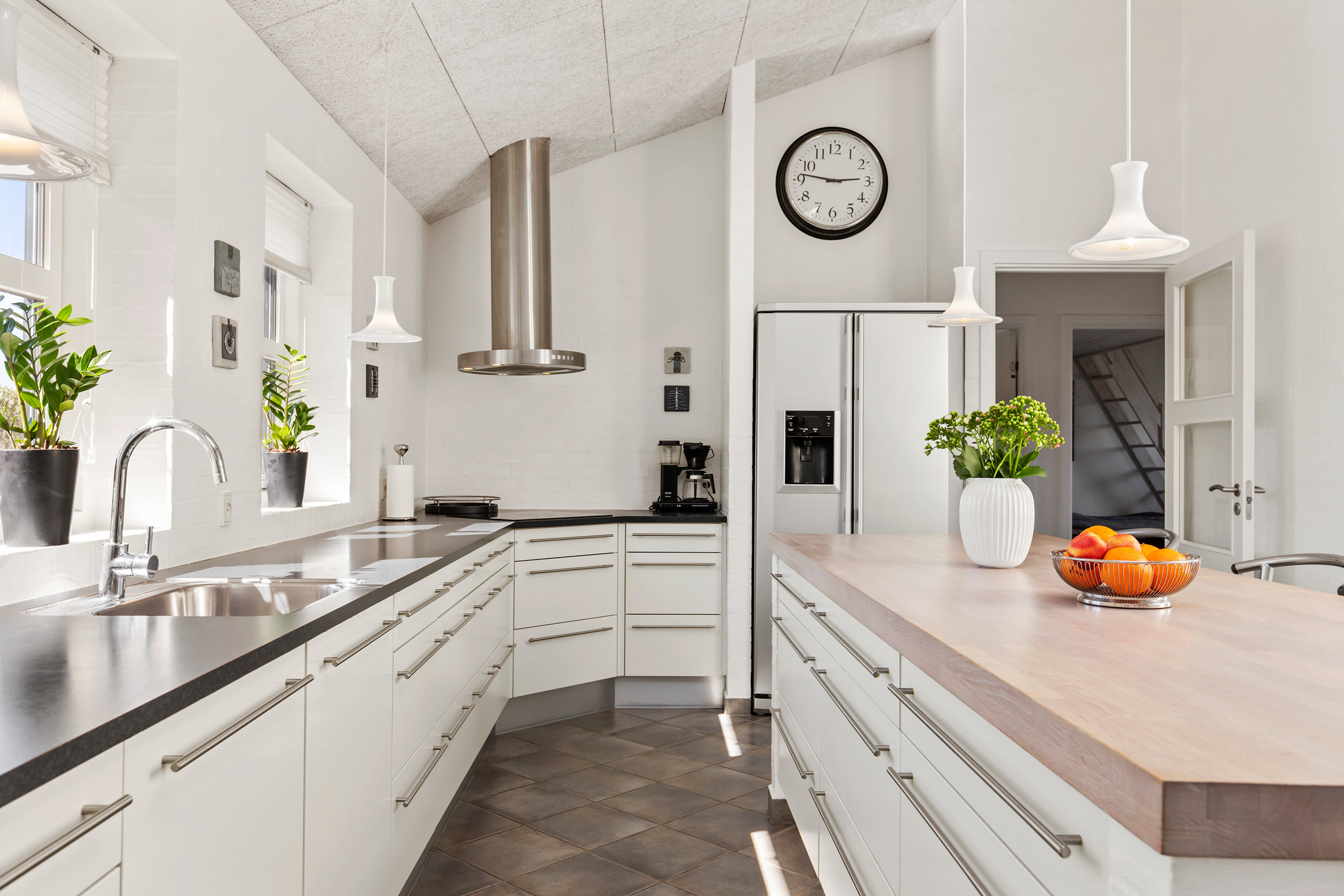 Fremhævet køkken billede i fuldskærmstilstand. Billede af Rugmarken 172, 9690 Fjerritslev