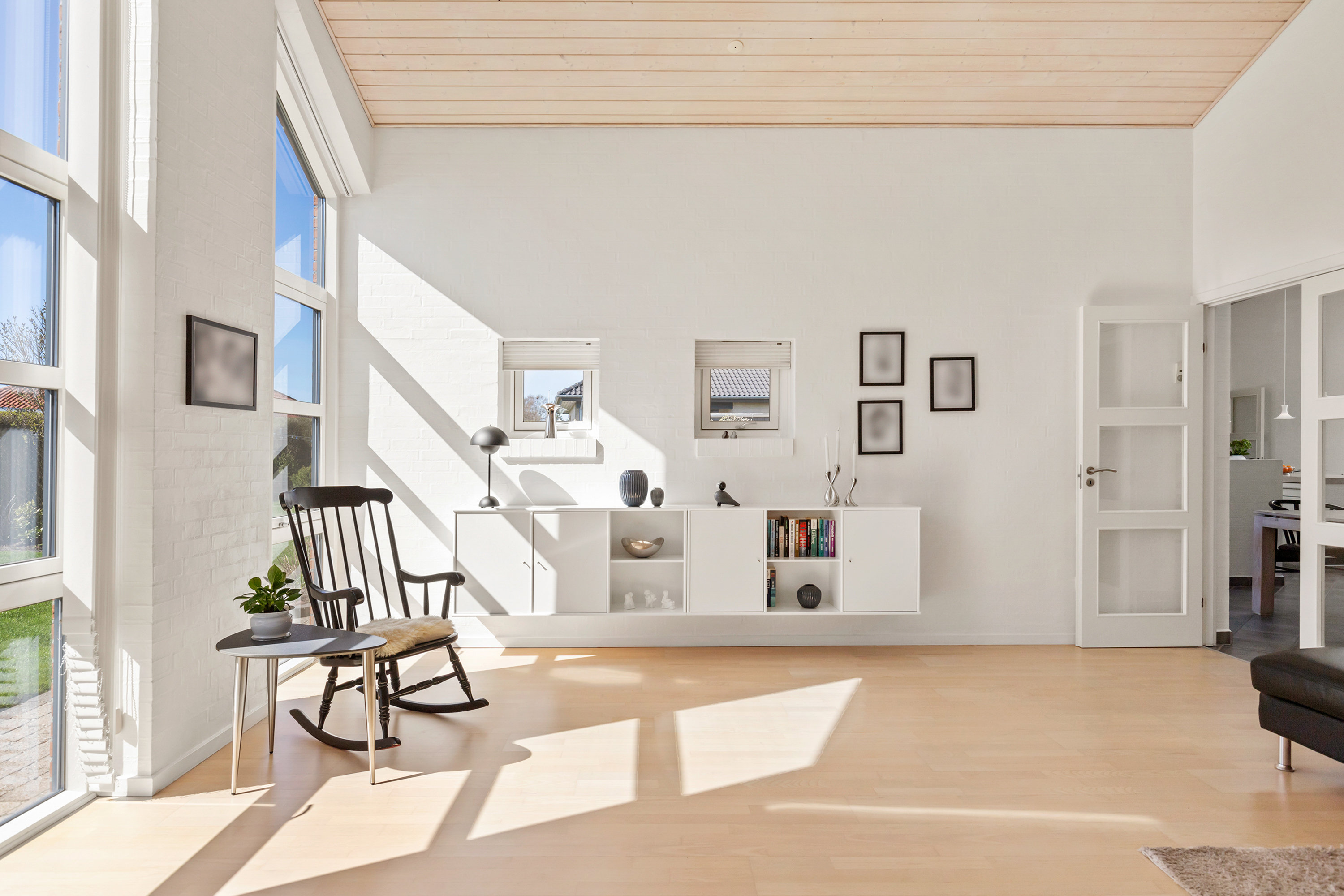 Fremhævet stue billede i fuldskærmstilstand. Billede af Rugmarken 172, 9690 Fjerritslev