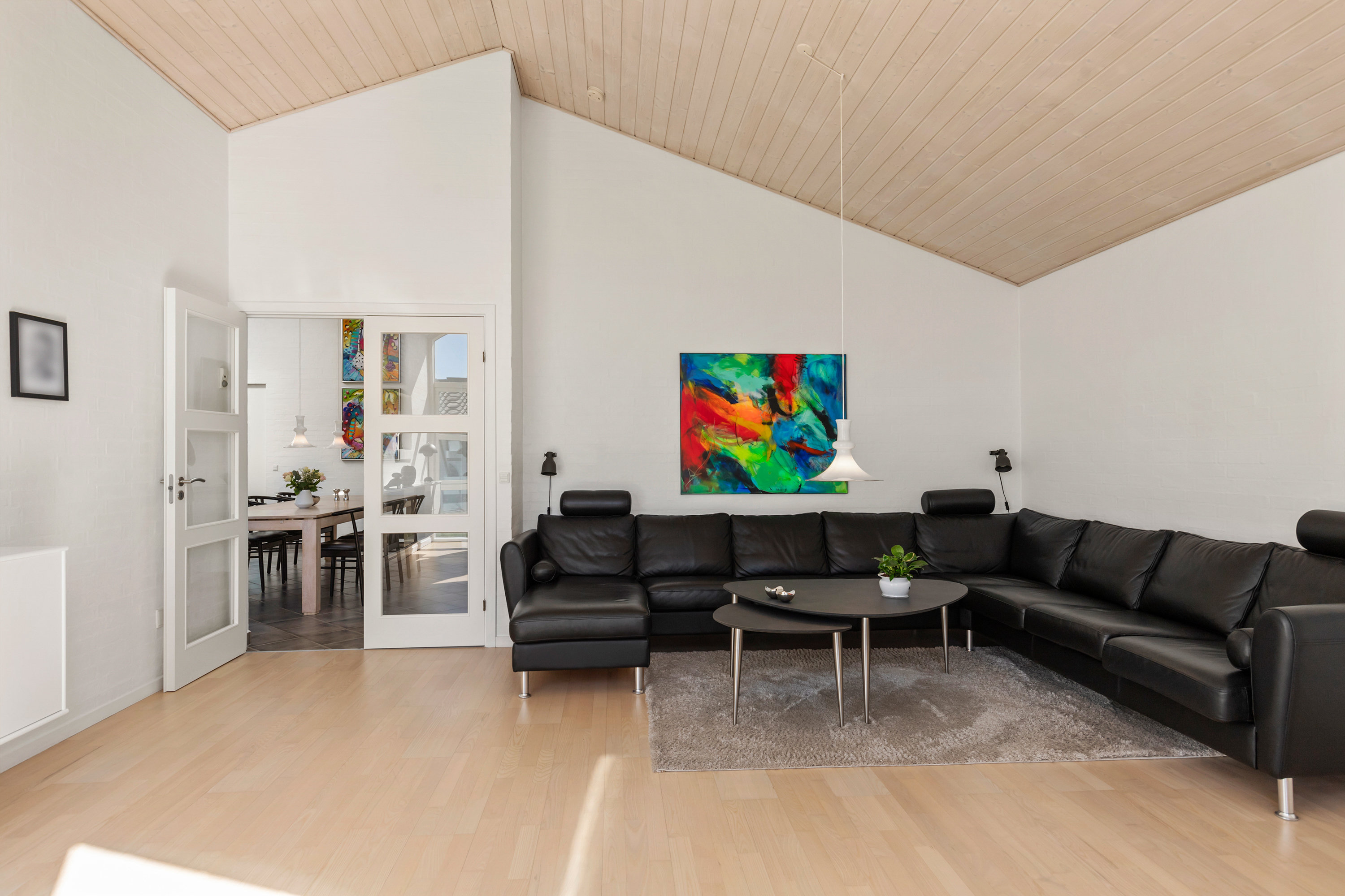 Fremhævet stue billede i fuldskærmstilstand. Billede af Rugmarken 172, 9690 Fjerritslev